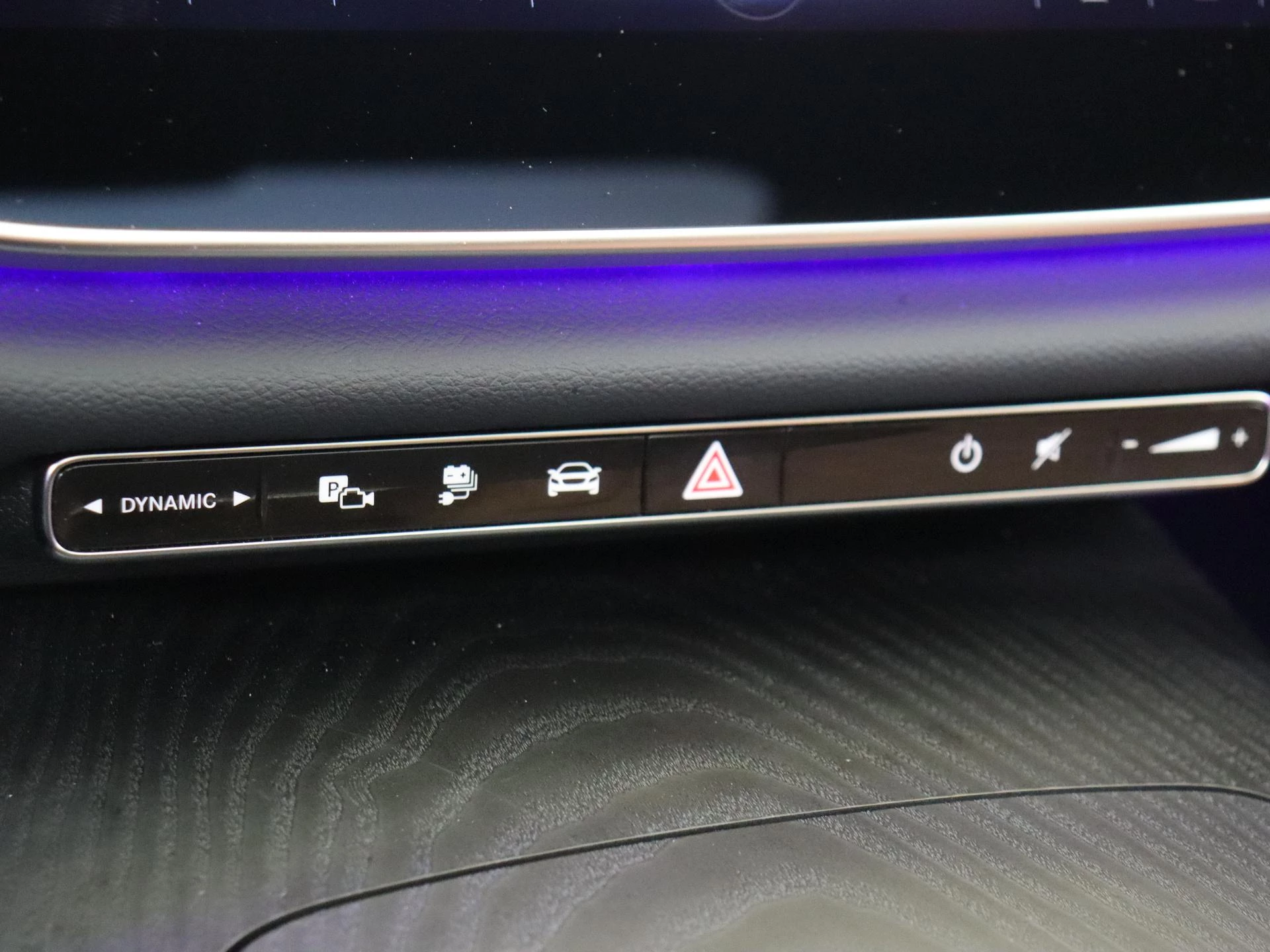 Mercedes-Benz-E-Klasse-image-20