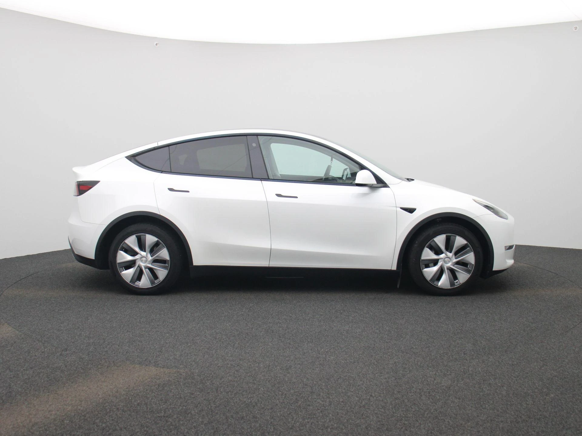 Tesla Model Y Long Range Dual Motor AWD