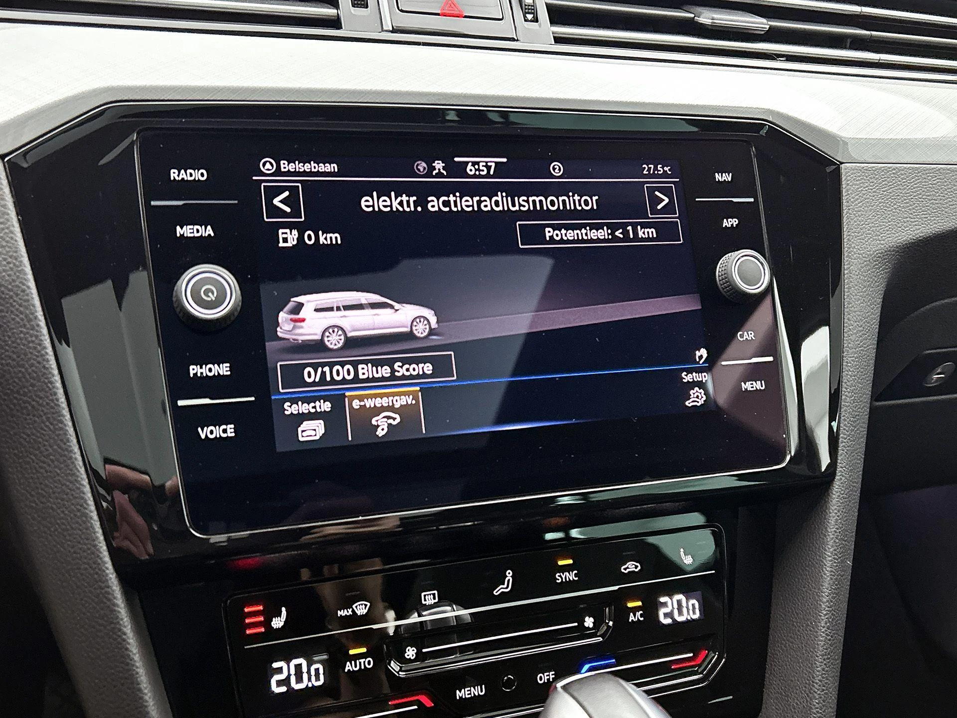 Volkswagen-Passat-image-14