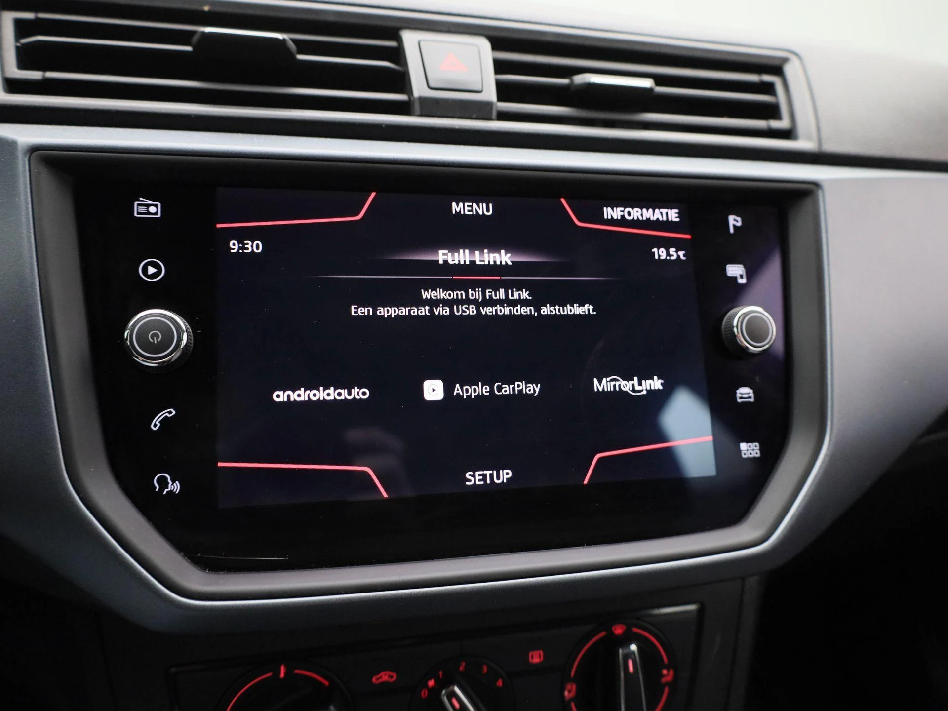 SEAT-Arona-image-24