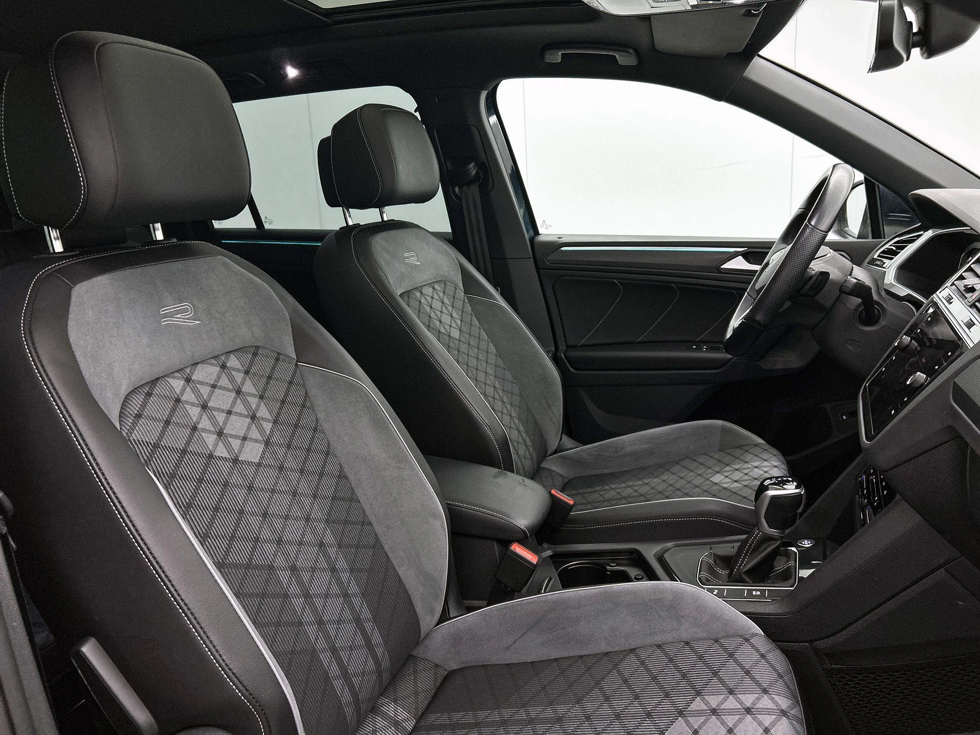 Volkswagen-Tiguan-image-35