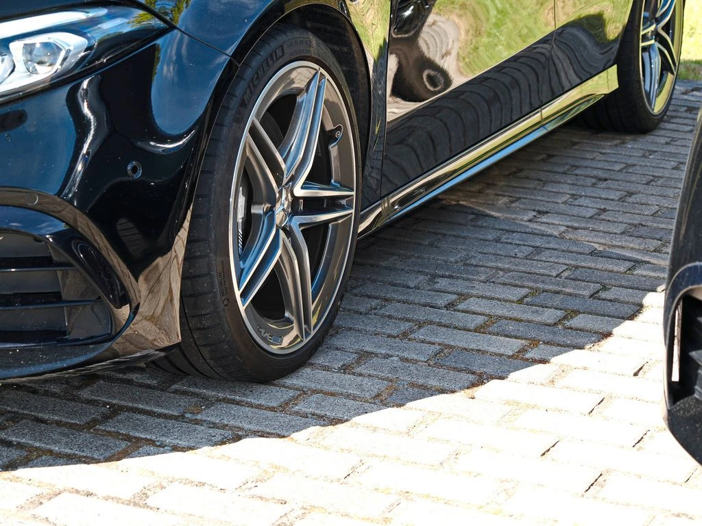 Mercedes-AMG-A-Klasse 45-image-6
