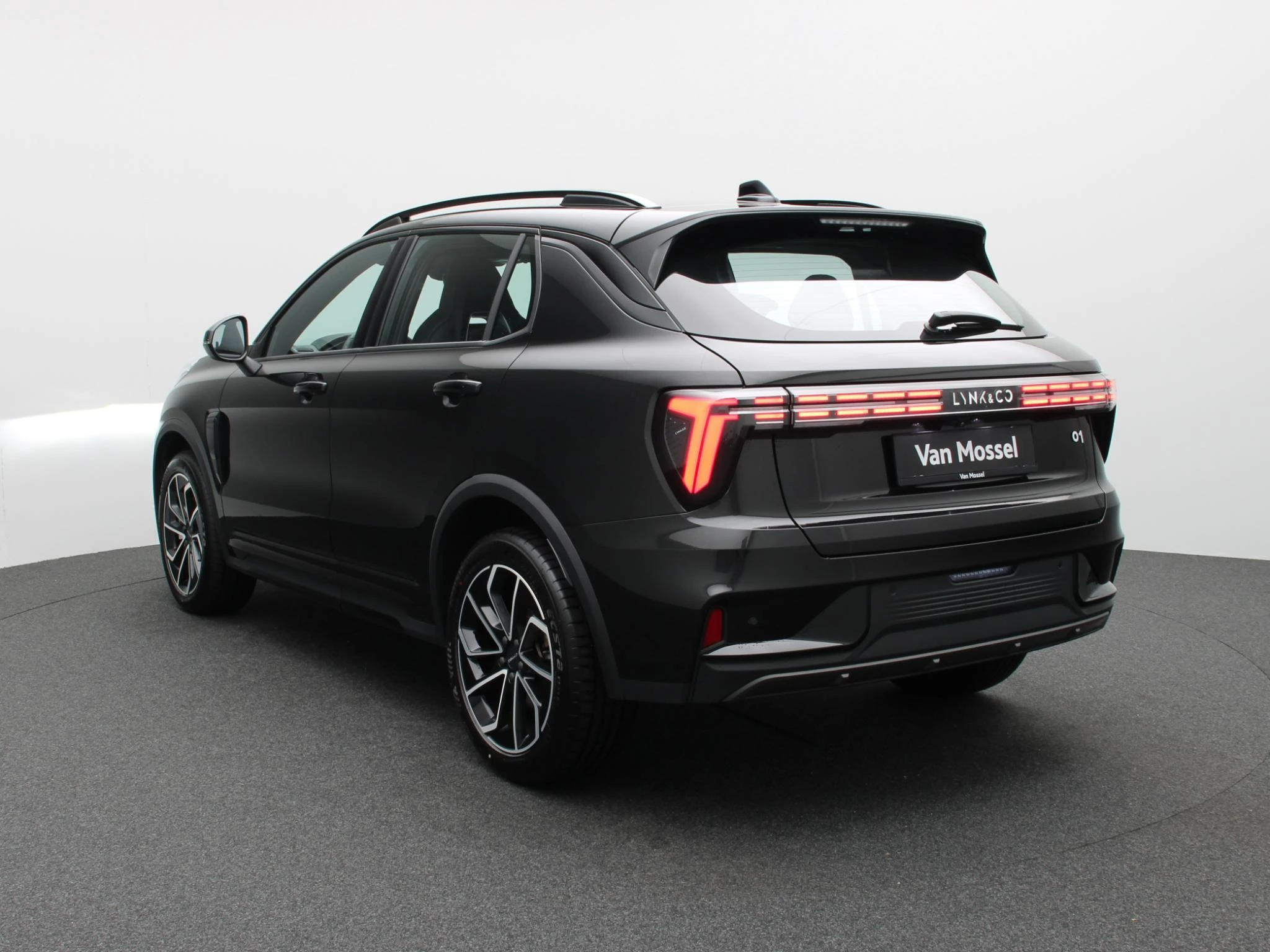 Lynk & Co-01-image-1