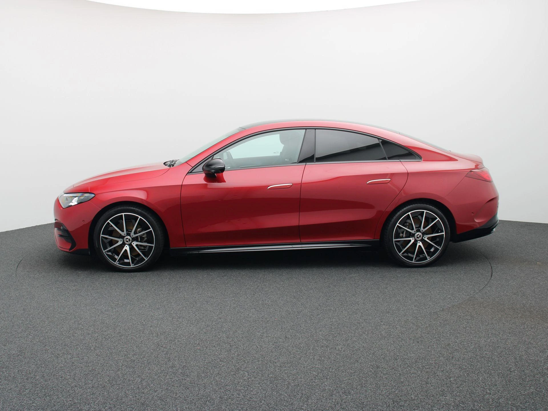 Mercedes-Benz-CLA-image-4