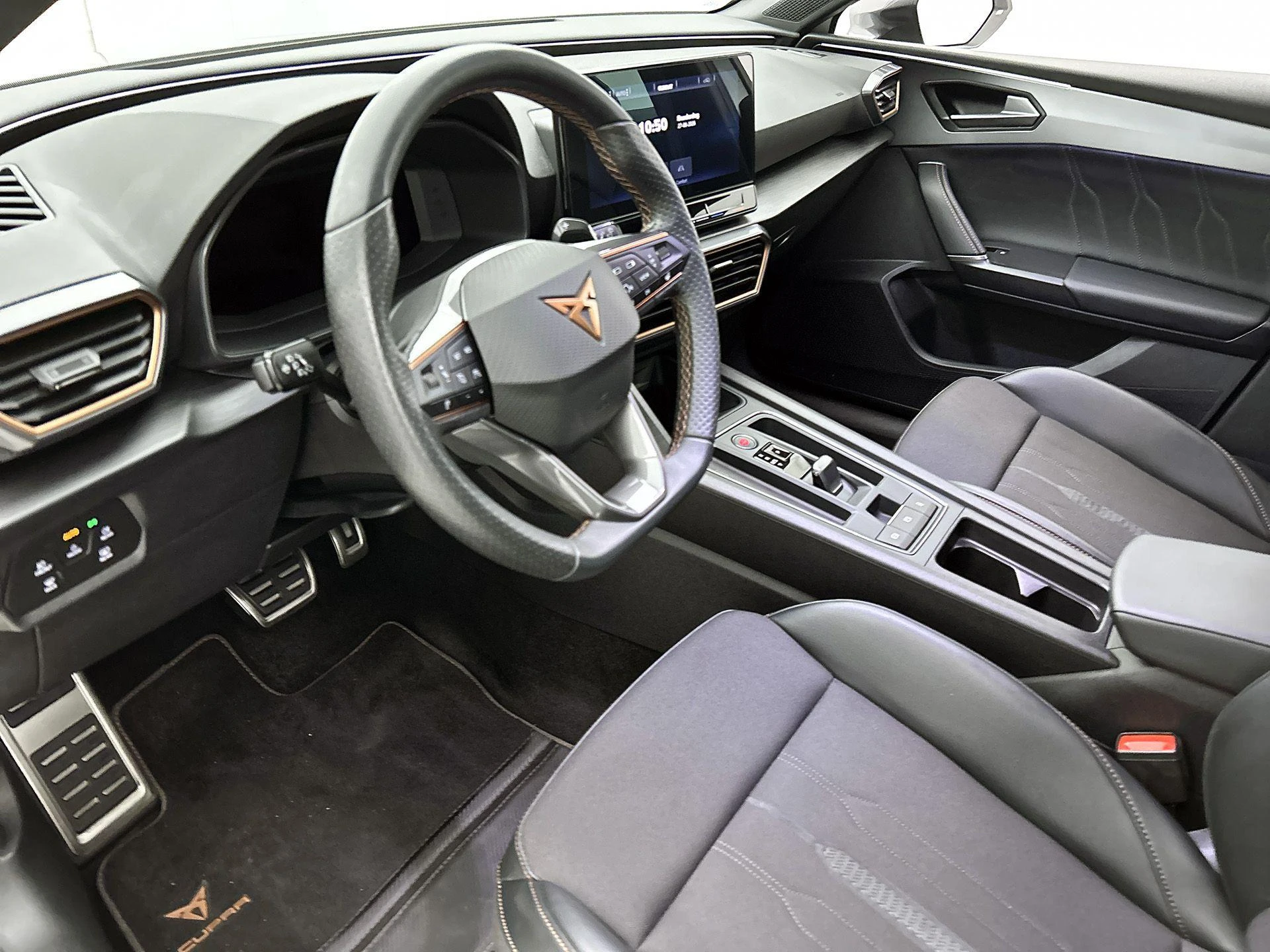 CUPRA-Leon-image-19