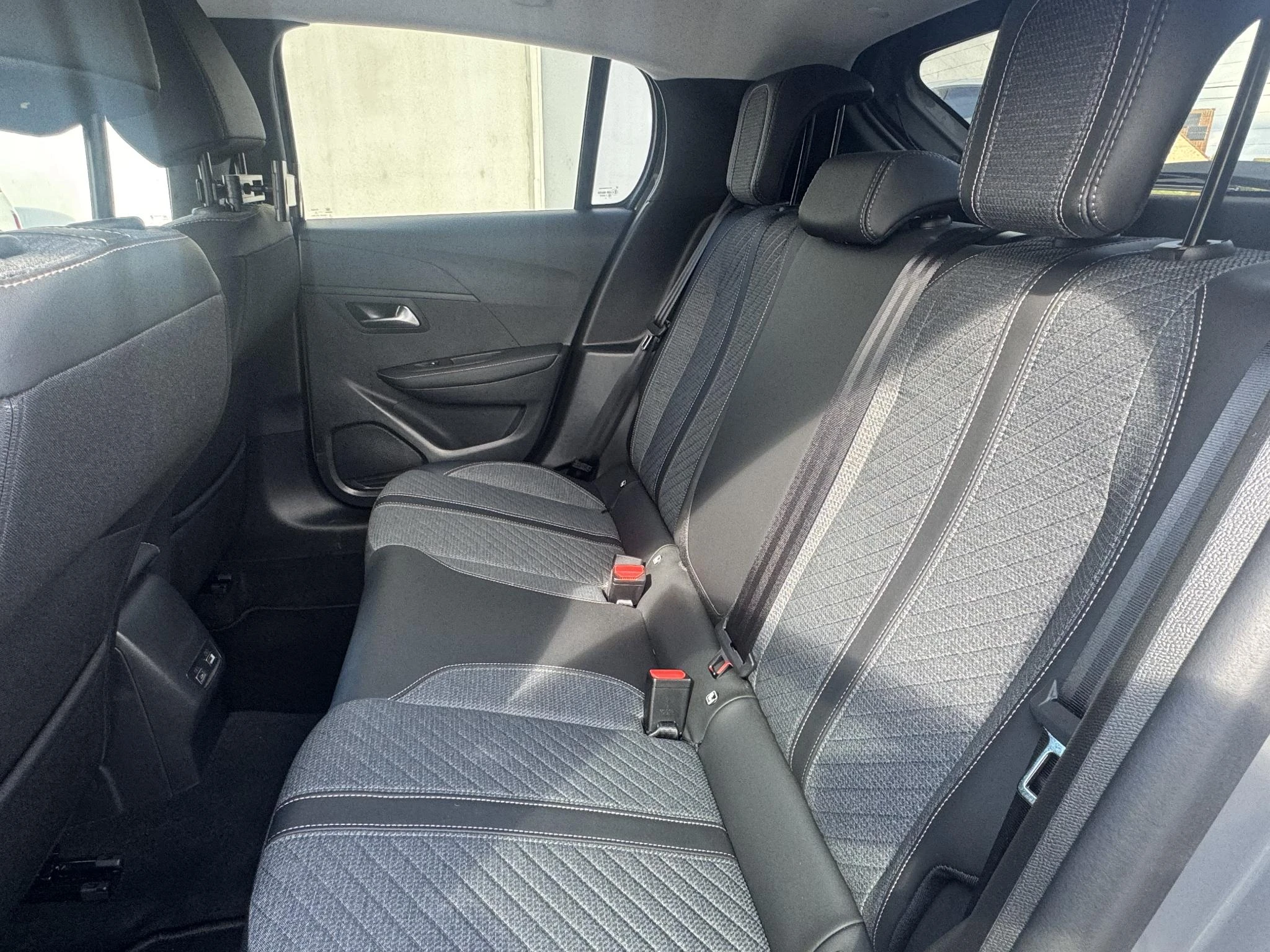 Peugeot-208-image-11