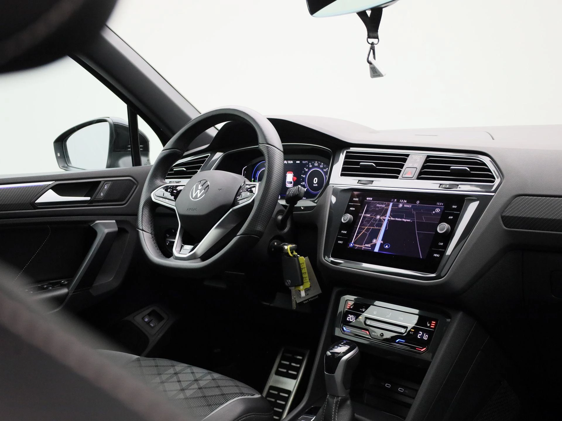 Volkswagen-Tiguan-image-41