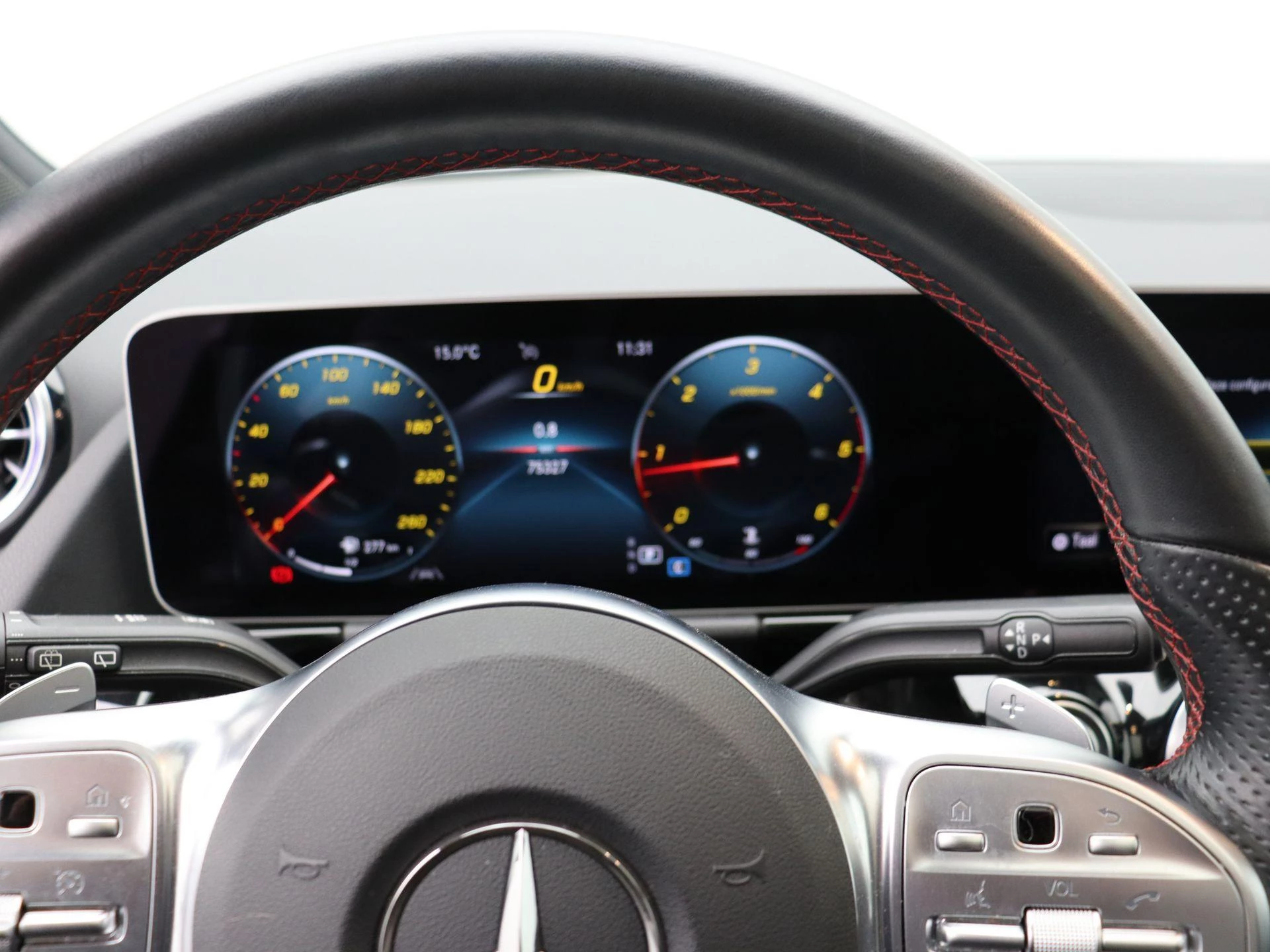 Mercedes-Benz-Classe B-image-9