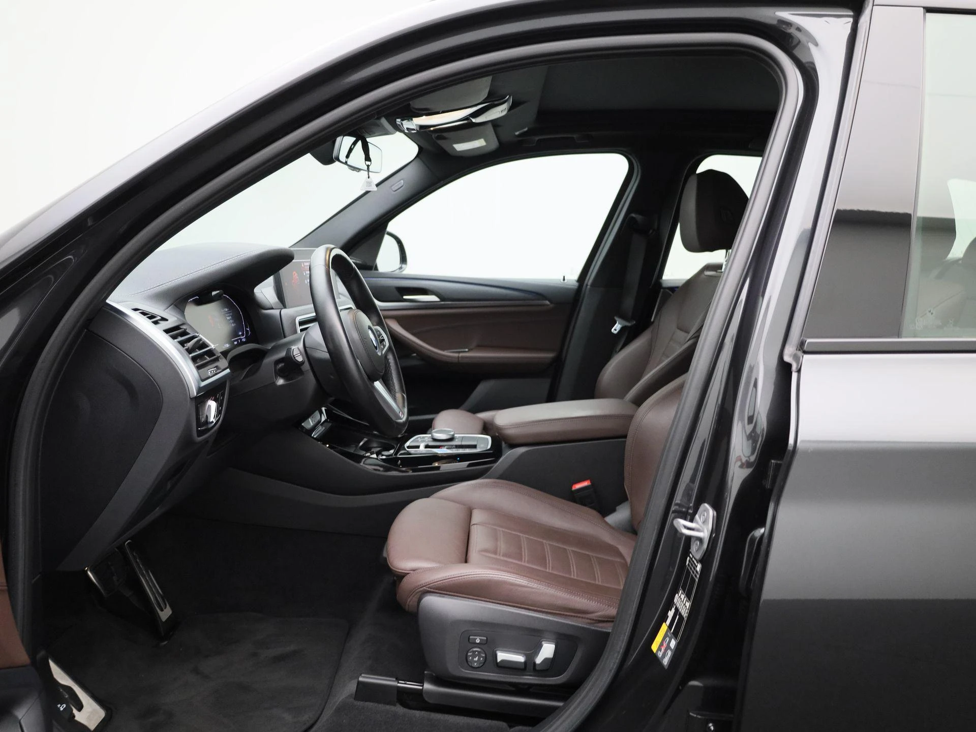 BMW-iX3-image-8