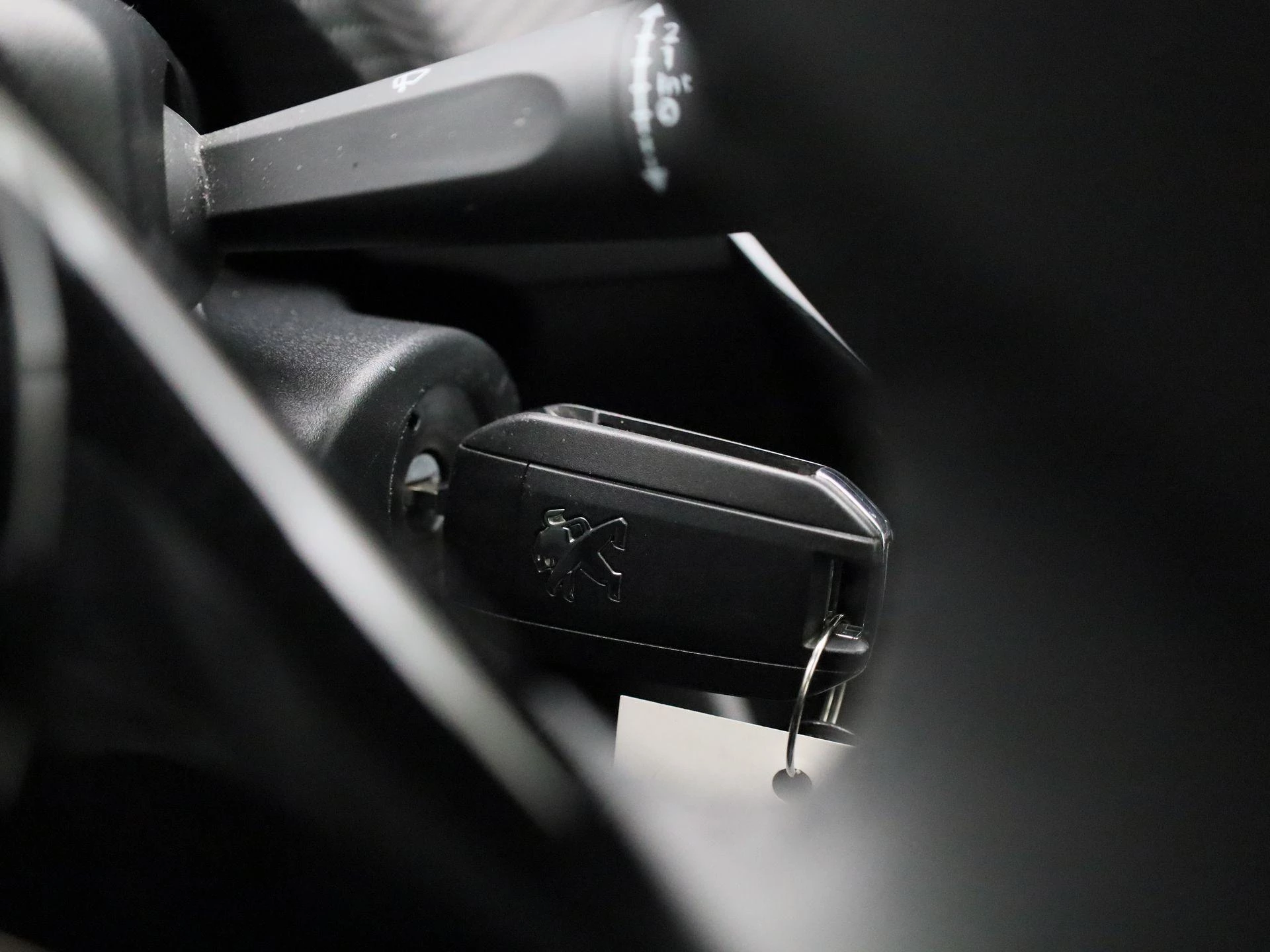 Peugeot-208-image-20