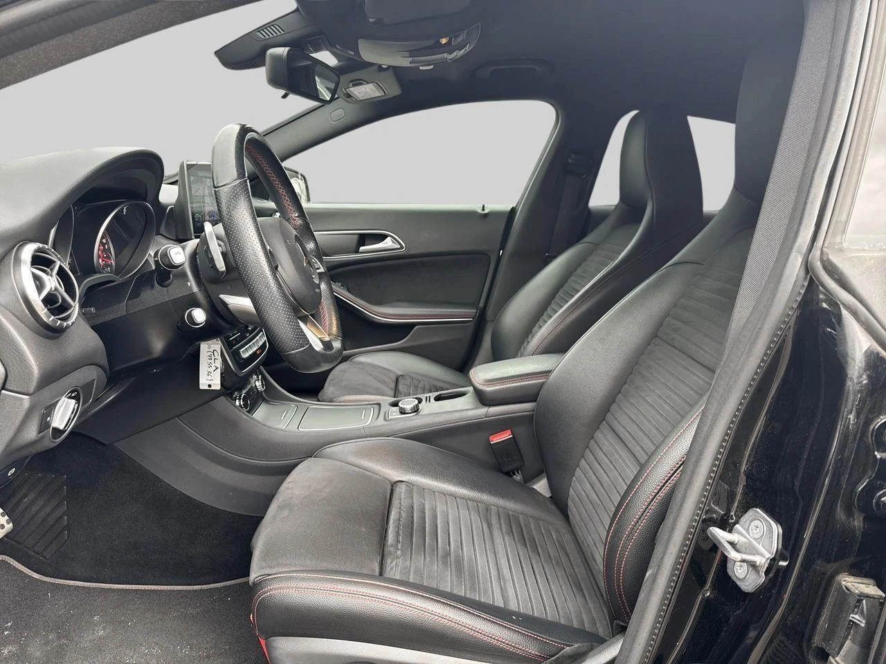 Mercedes-Benz-CLA-image-11