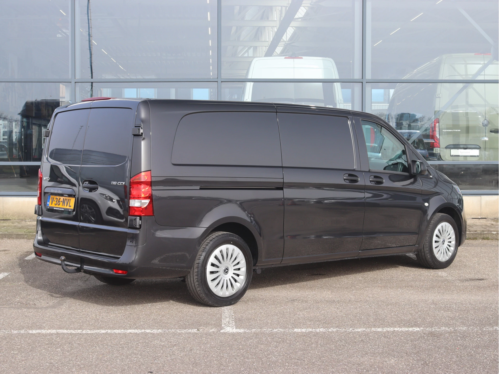 Mercedes-Benz-Vito-image-1
