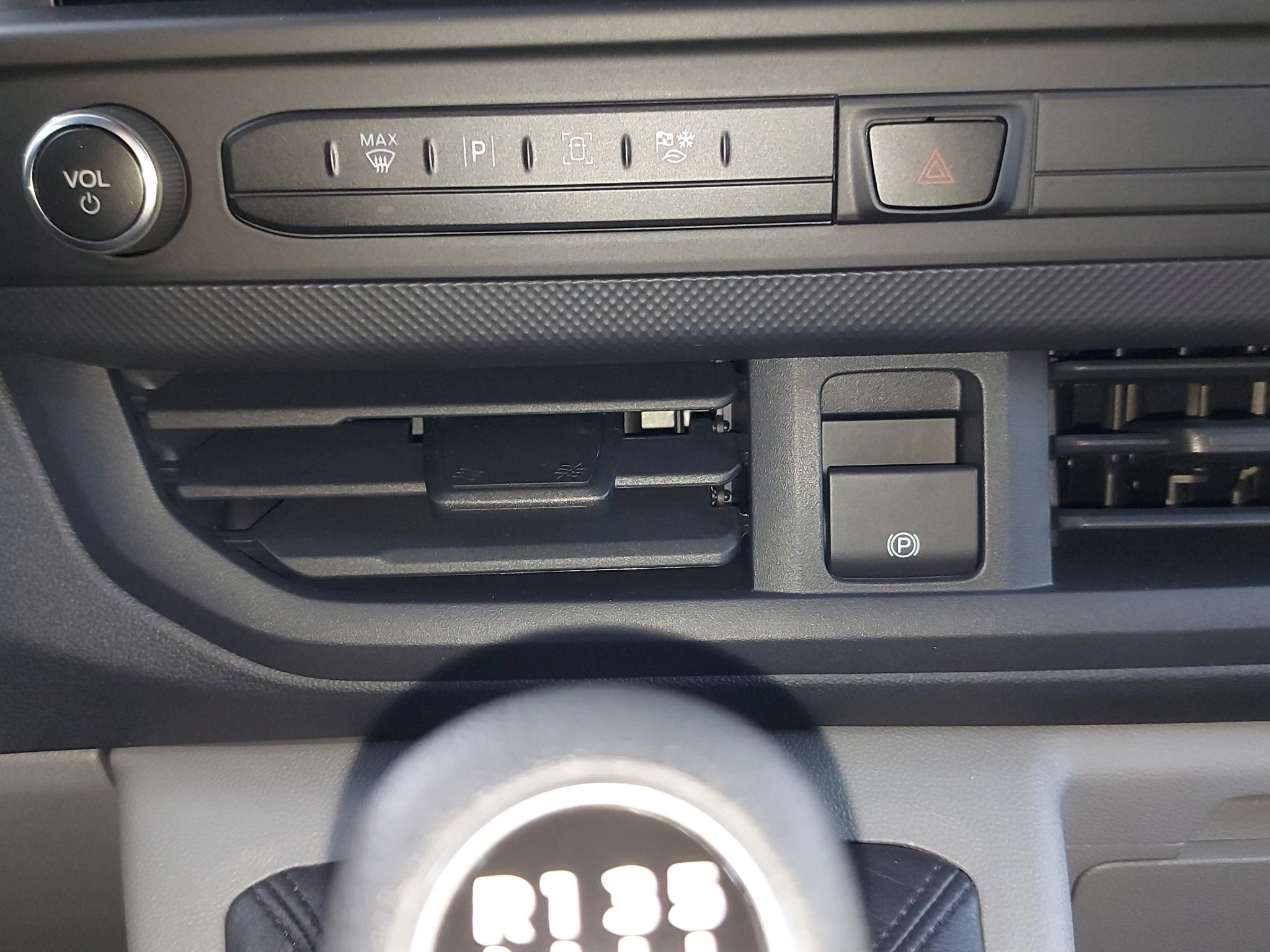 Ford-Transit Custom-image-19