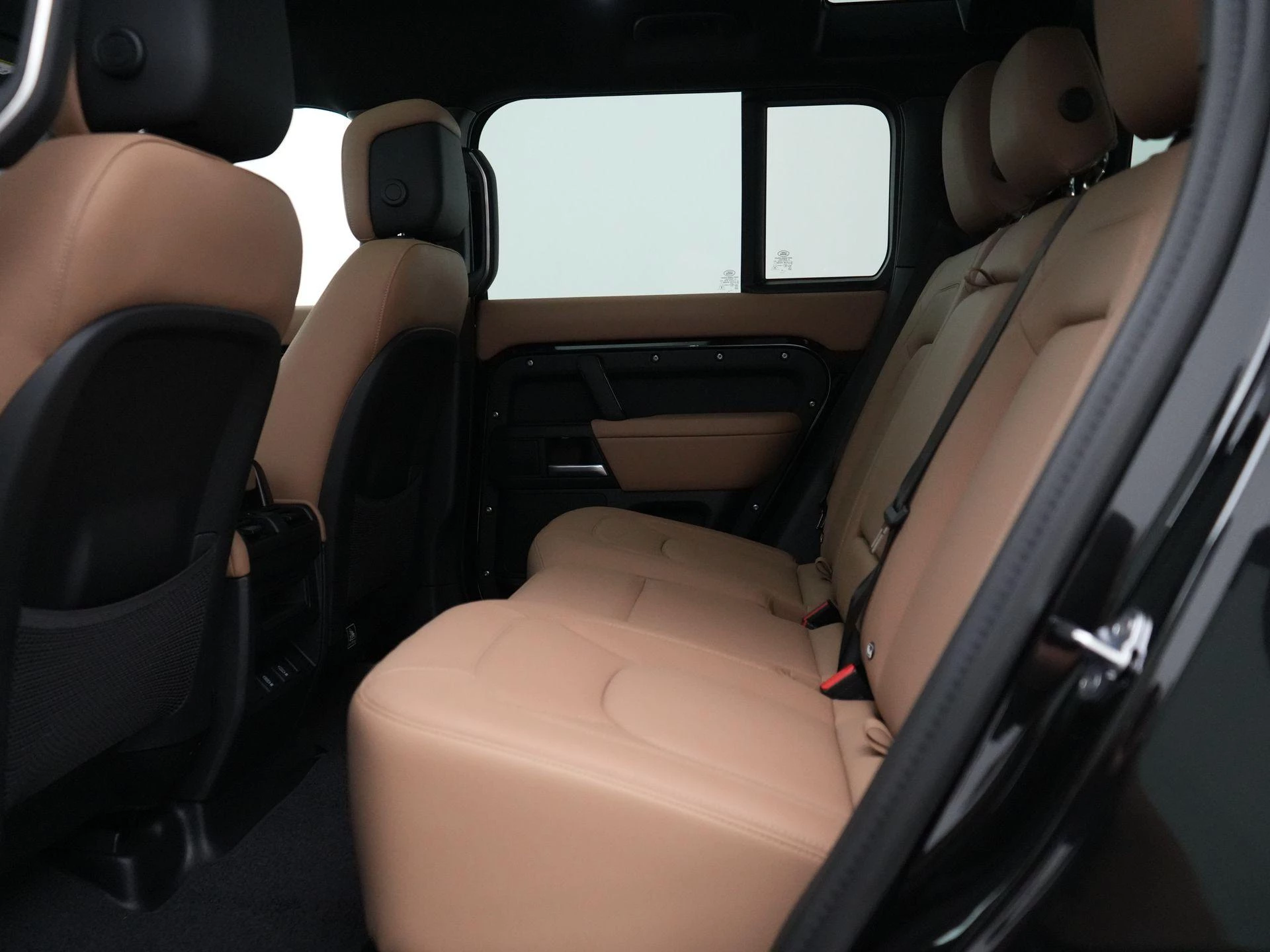 Land Rover-Defender-image-34