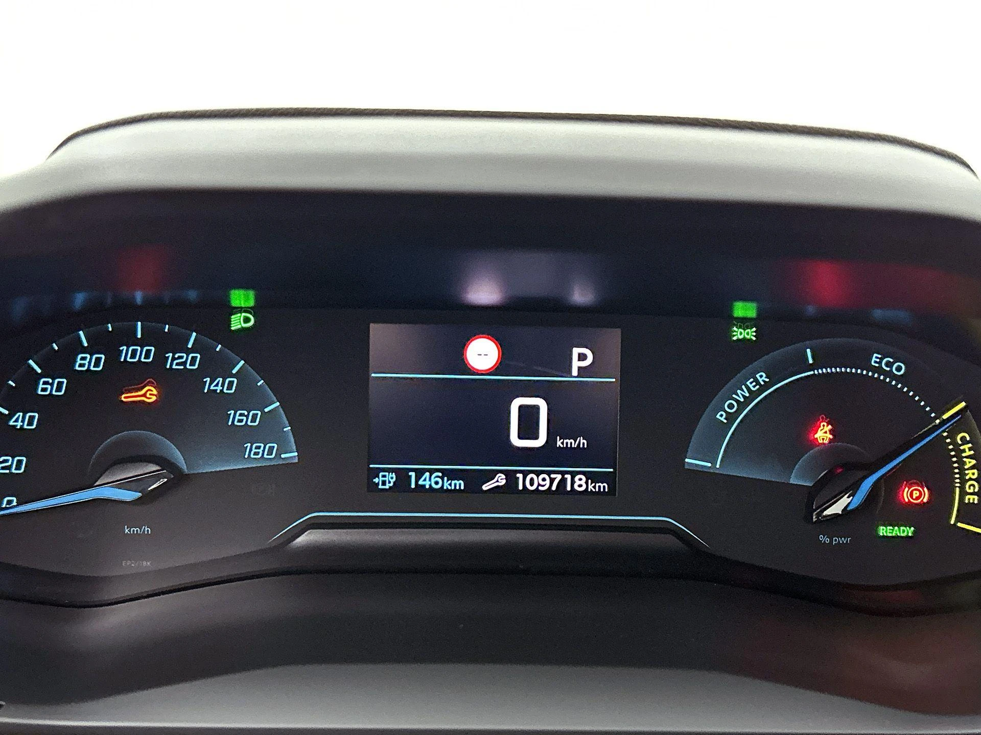 Peugeot-e-208-image-13