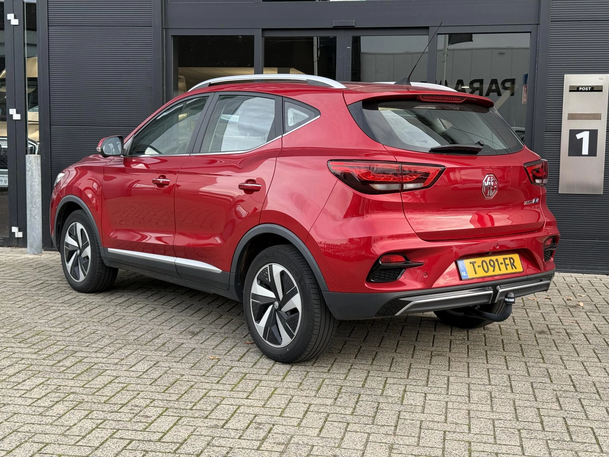 MG-ZS EV-image-2