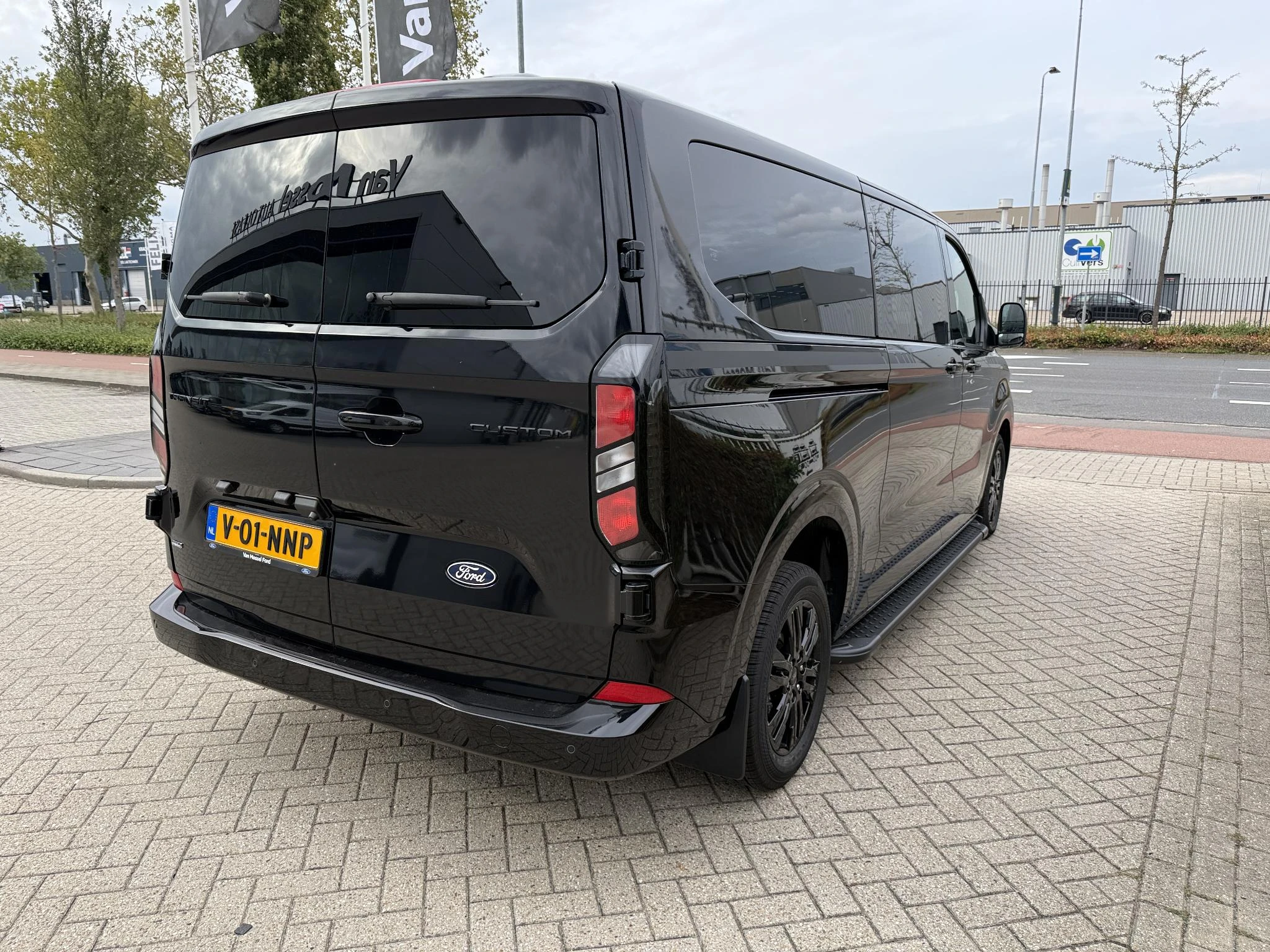 Ford-Transit Custom-image-4
