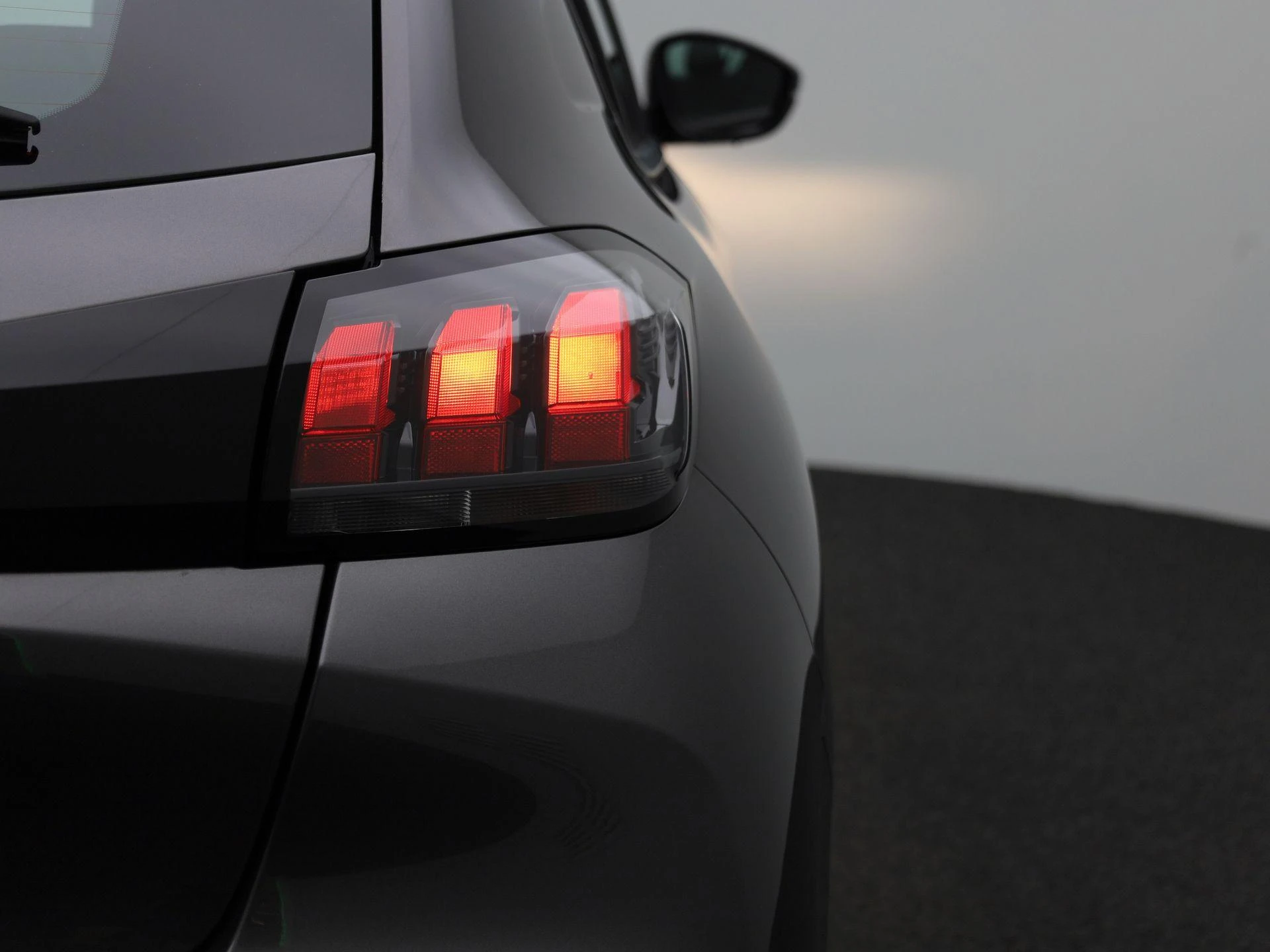 Peugeot-208-image-32