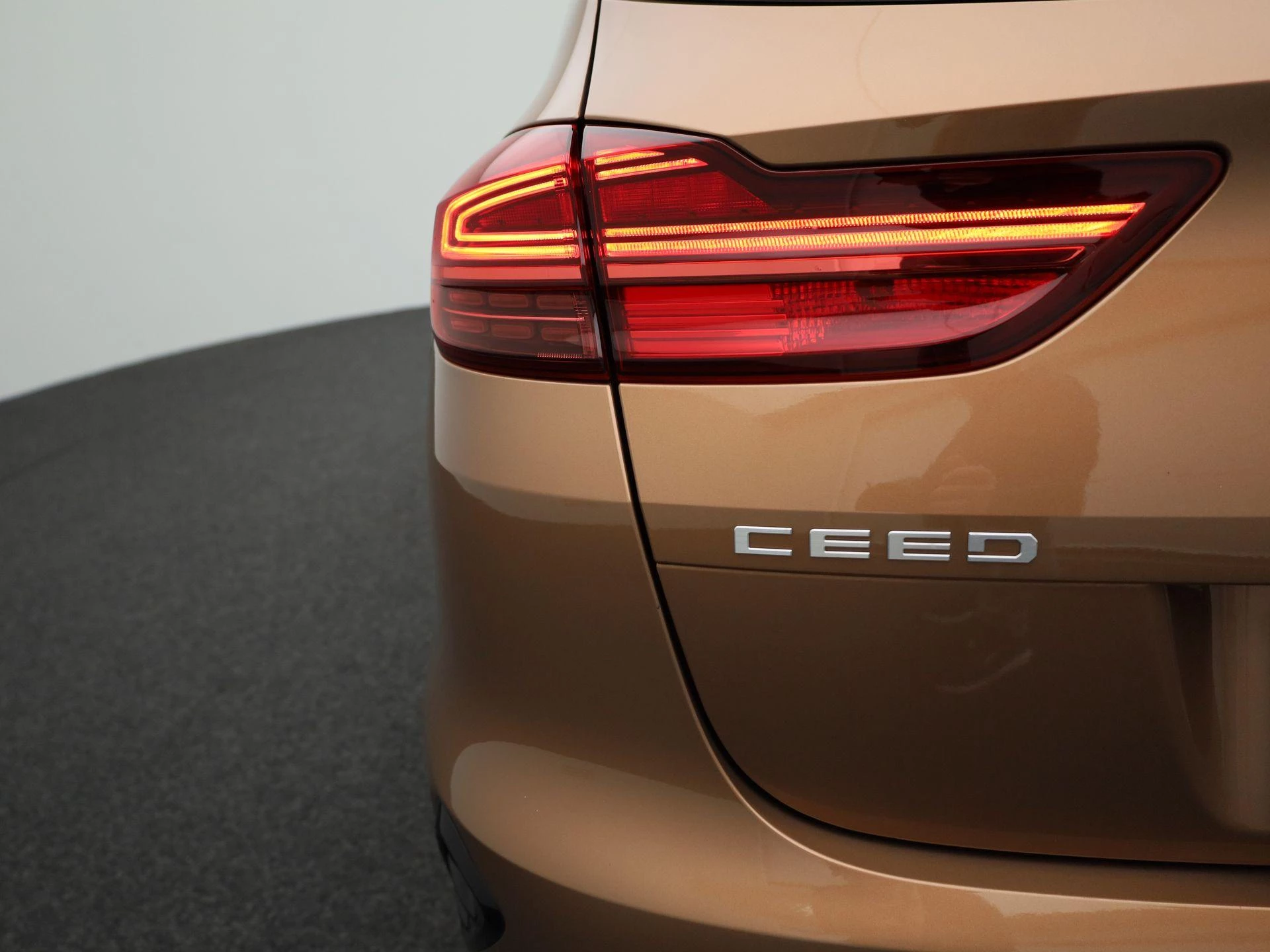 Kia-Ceed Sportswagon-image-31