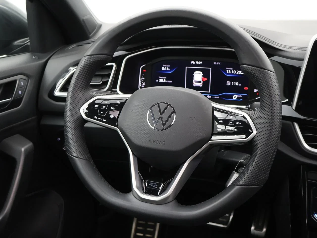 Volkswagen-T-Roc-image-11