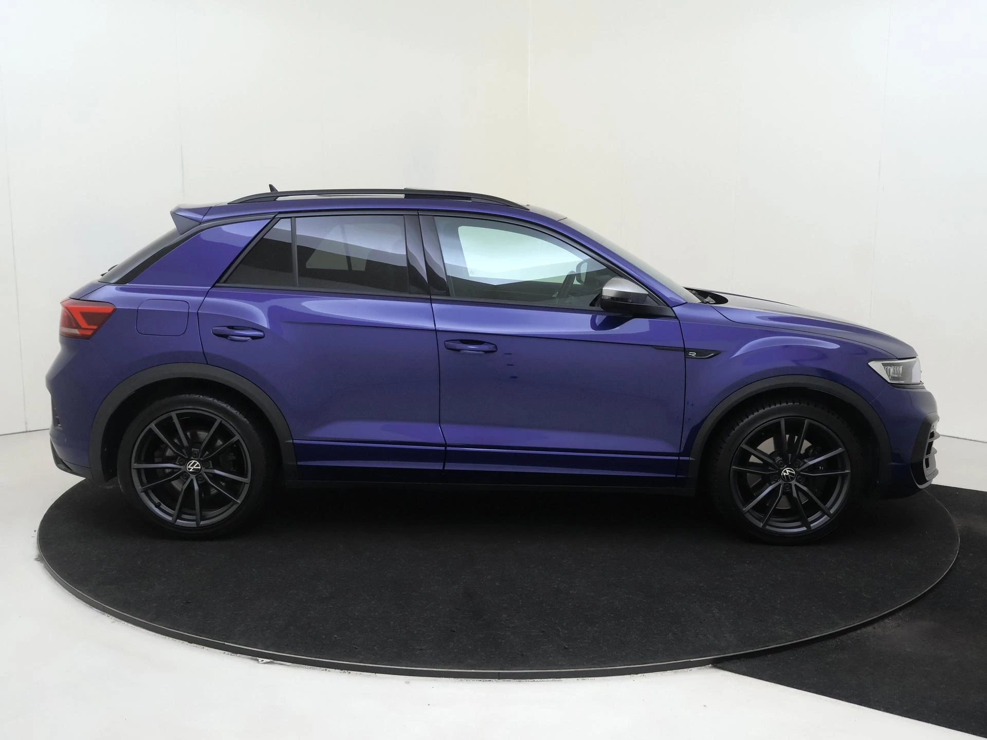 Volkswagen-T-Roc-image-8