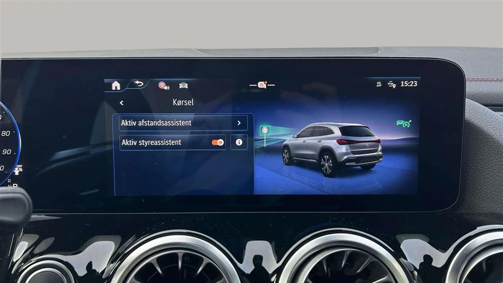 Mercedes-Benz-EQA-image-16