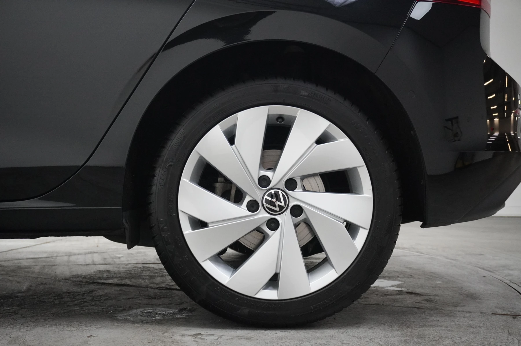 Volkswagen-Golf-image-18