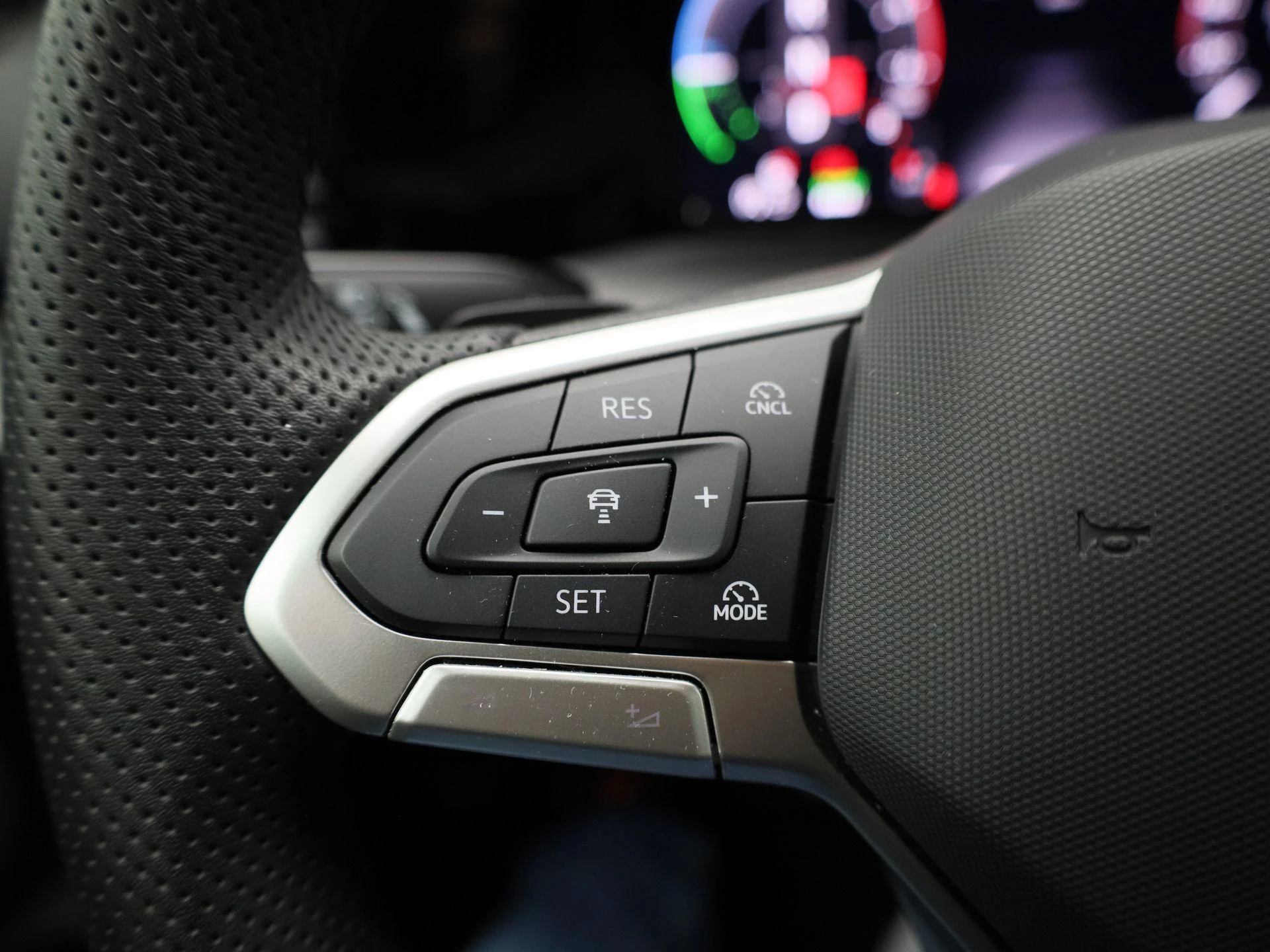 Volkswagen-Golf-image-22