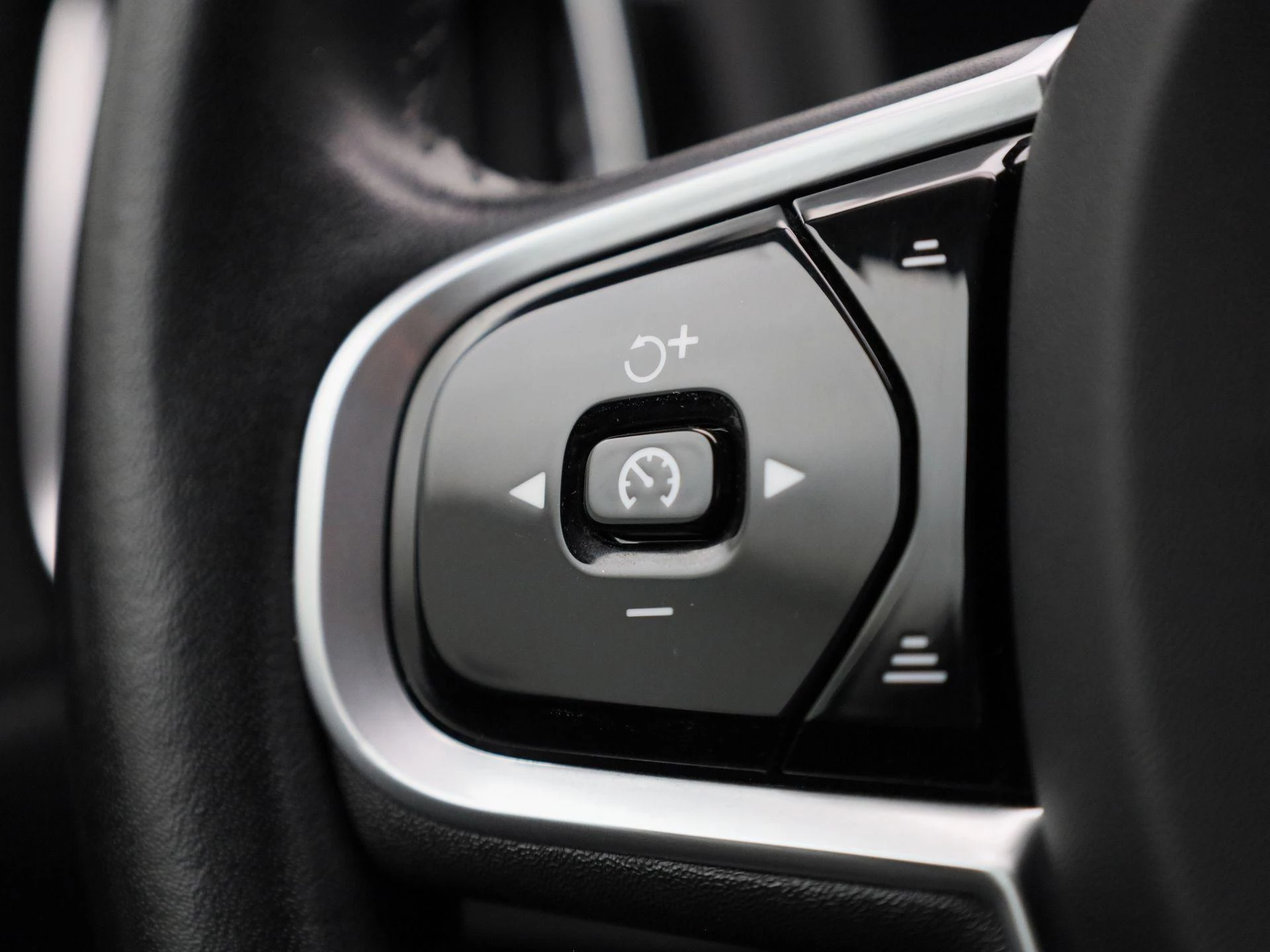 Volvo V60 2.0 T6 Recharge AWD Inscription