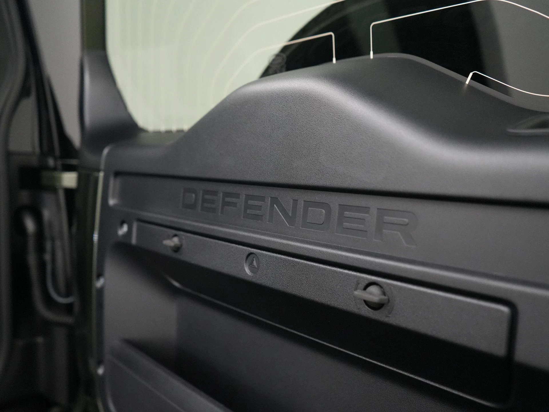 Land Rover-Defender-image-39