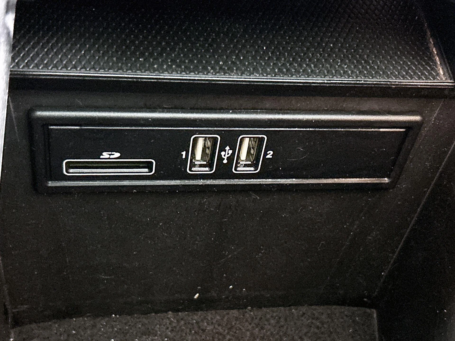 Mercedes-Benz-GLC-image-42