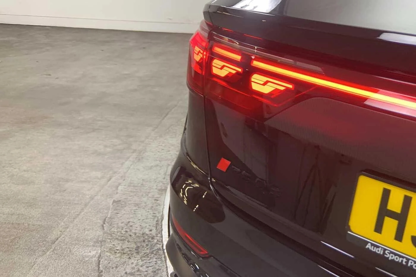 Audi-RSQ8-image-32