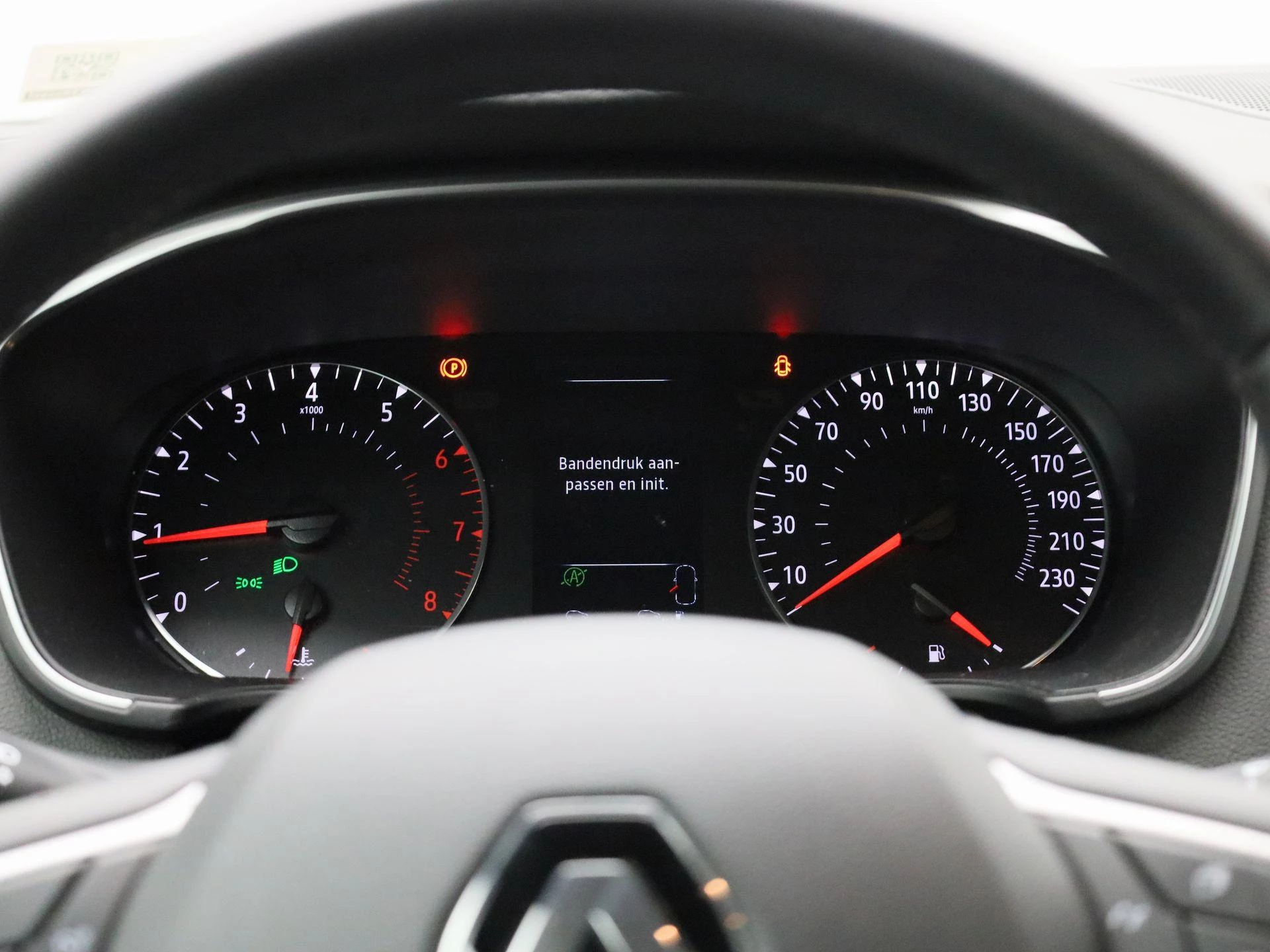 Renault-Mégane Grand Tour-image-9