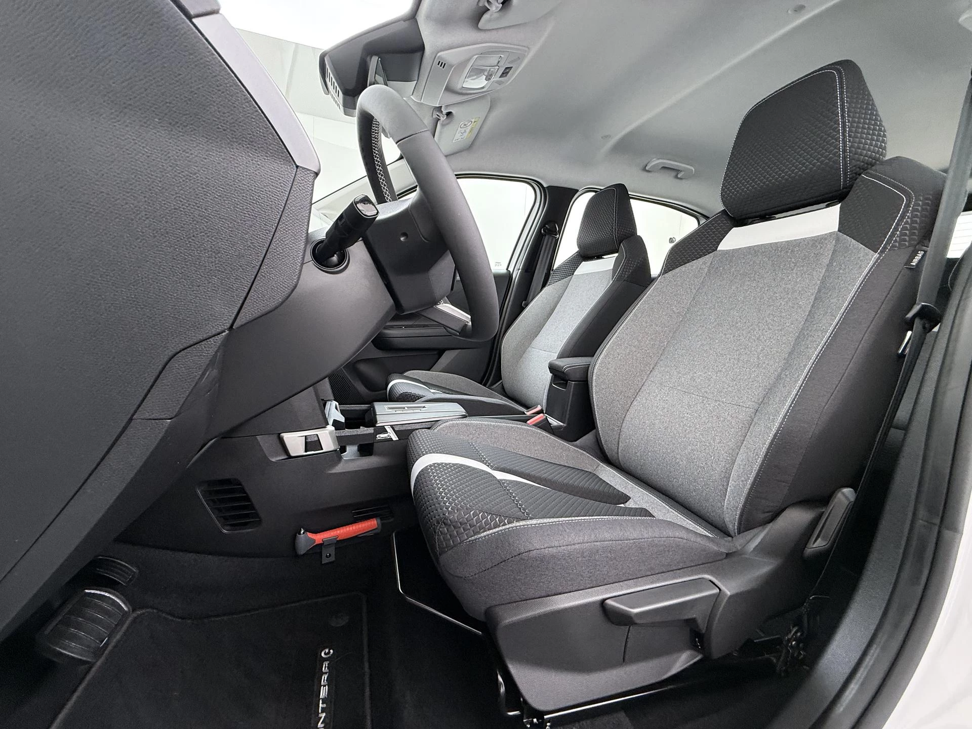 Opel-Frontera-image-13