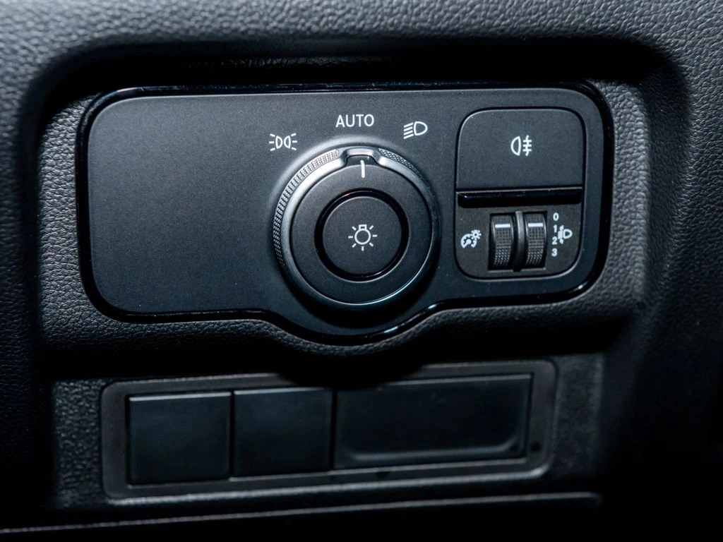 Mercedes-Benz-Citan 112 CDI-image-12