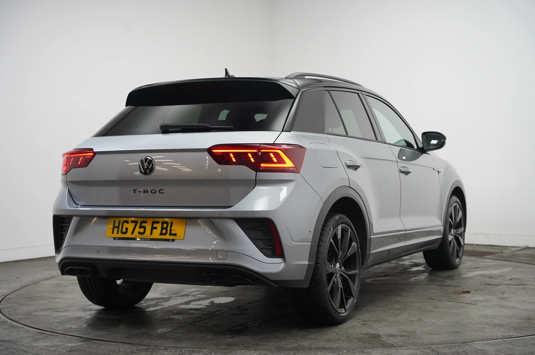 Volkswagen-T-Roc-image-14