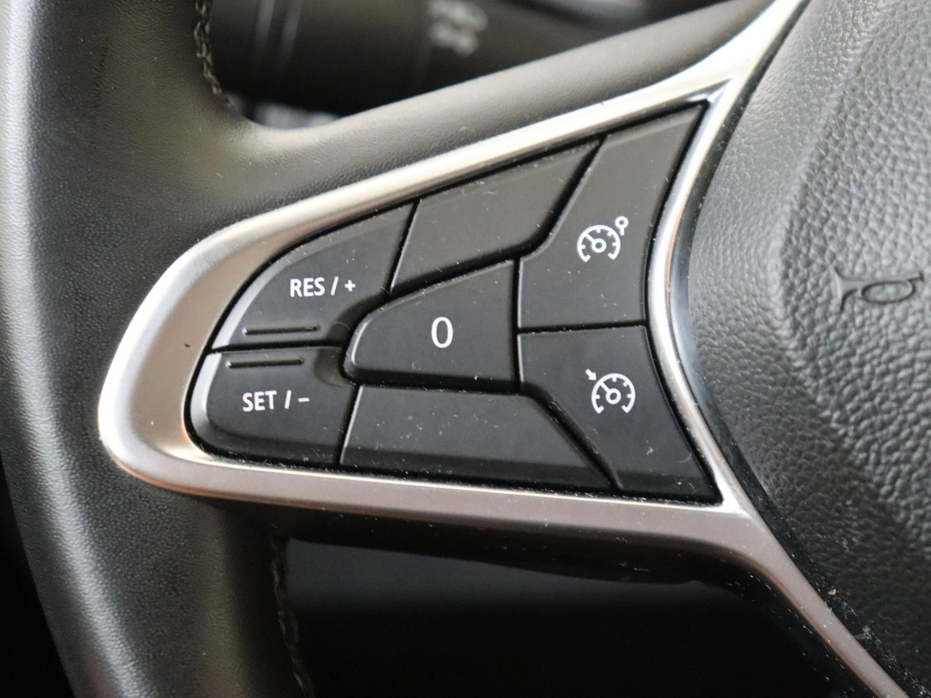 Renault-Clio-image-11