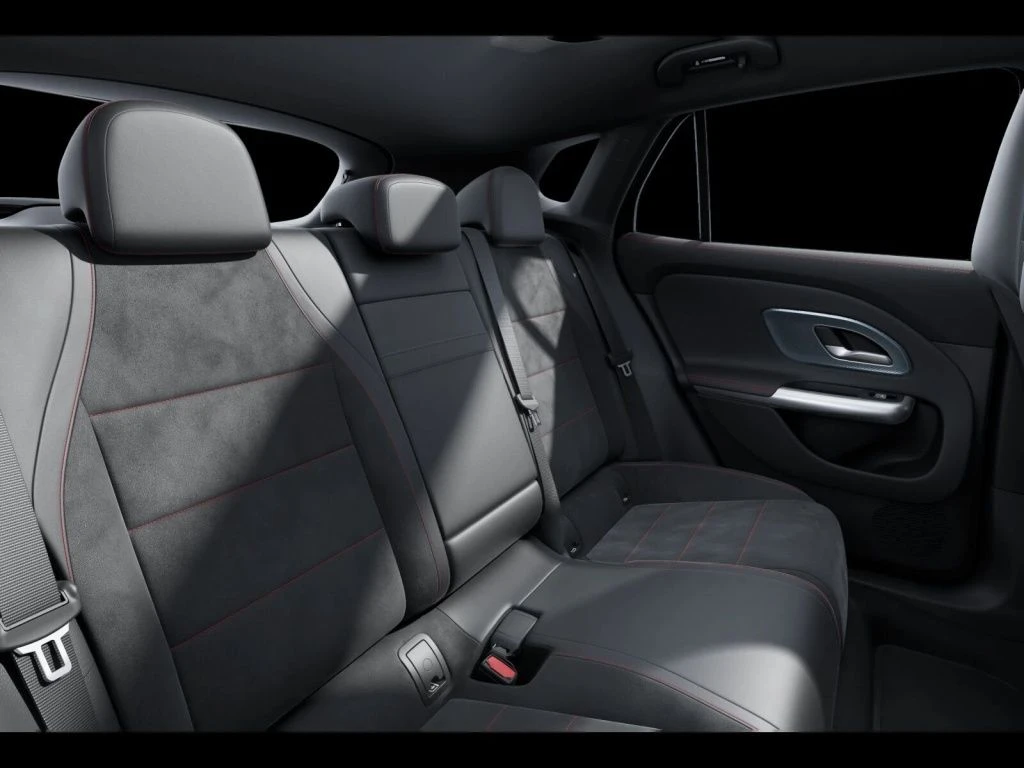 Mercedes-Benz-GLA 250+-image-10