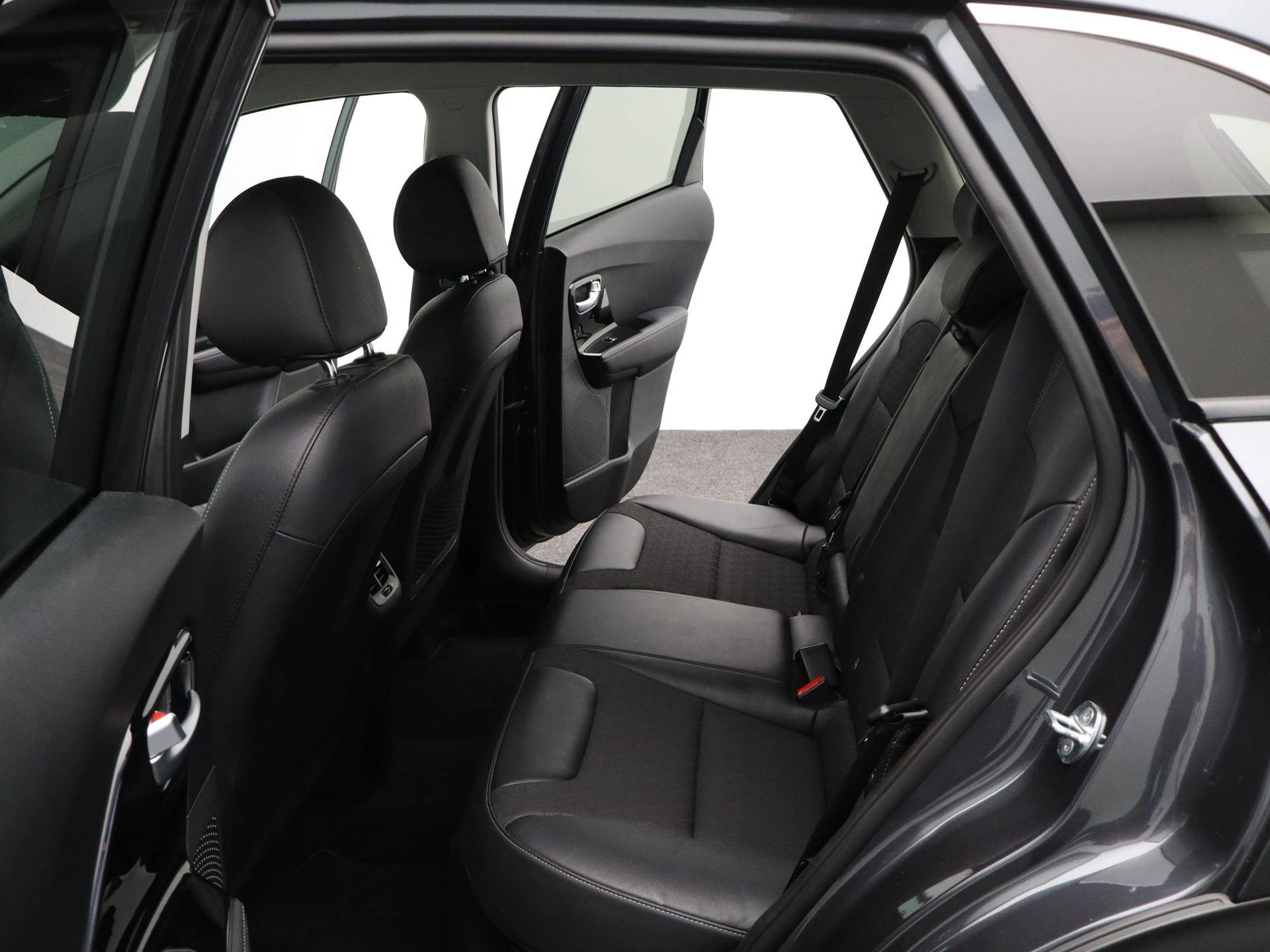 Kia-Niro-image-13