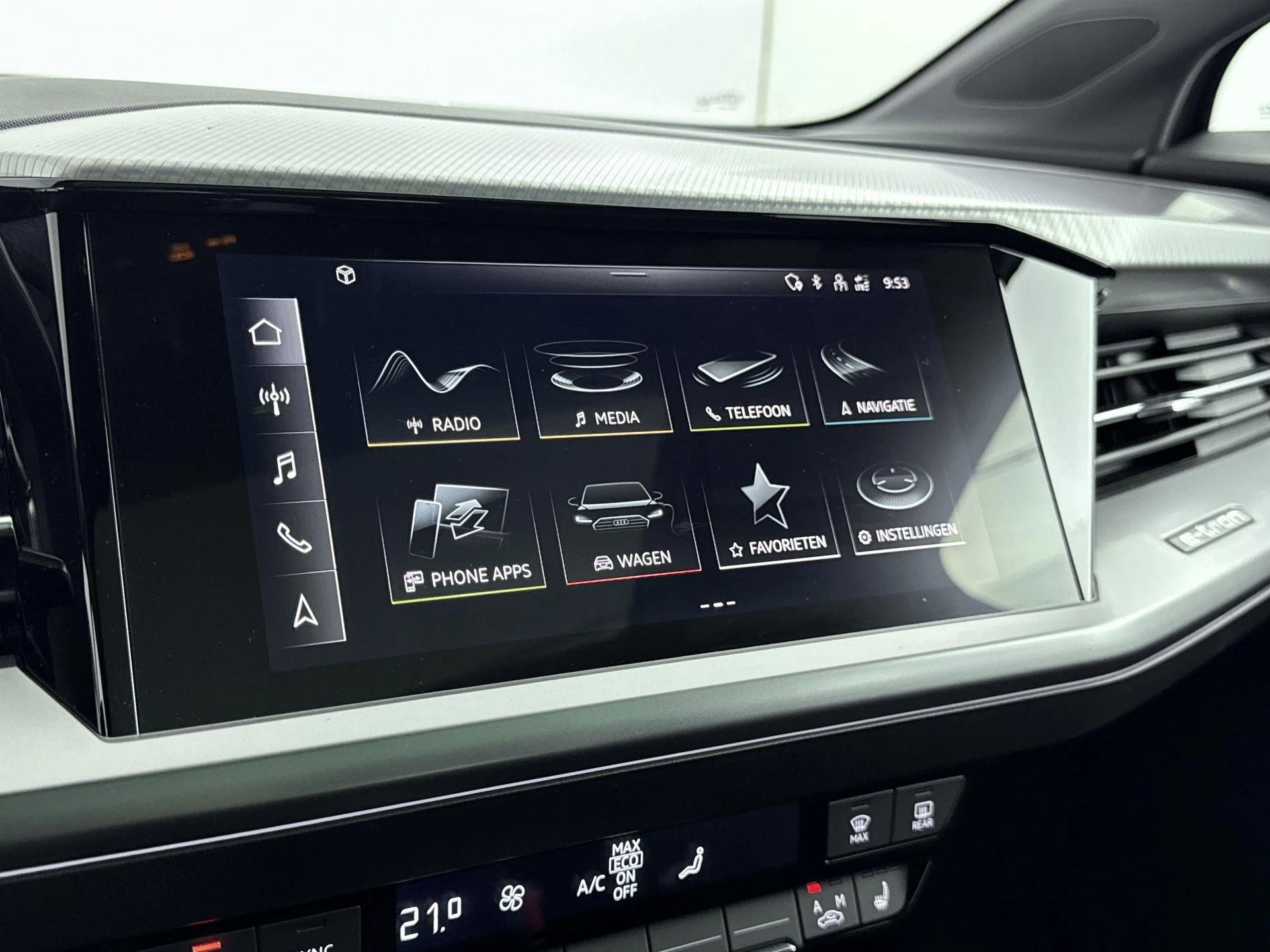 Audi-Q4 e-tron-image-17