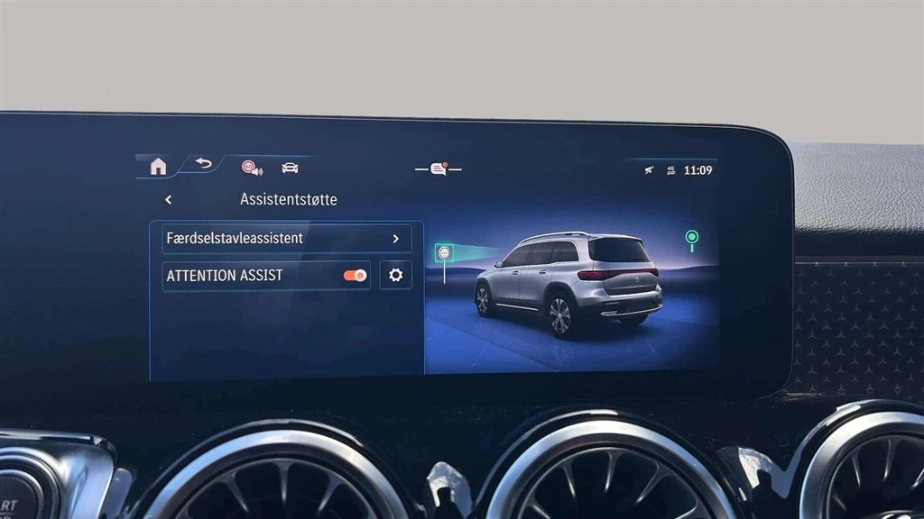 Mercedes-Benz-EQB-image-17