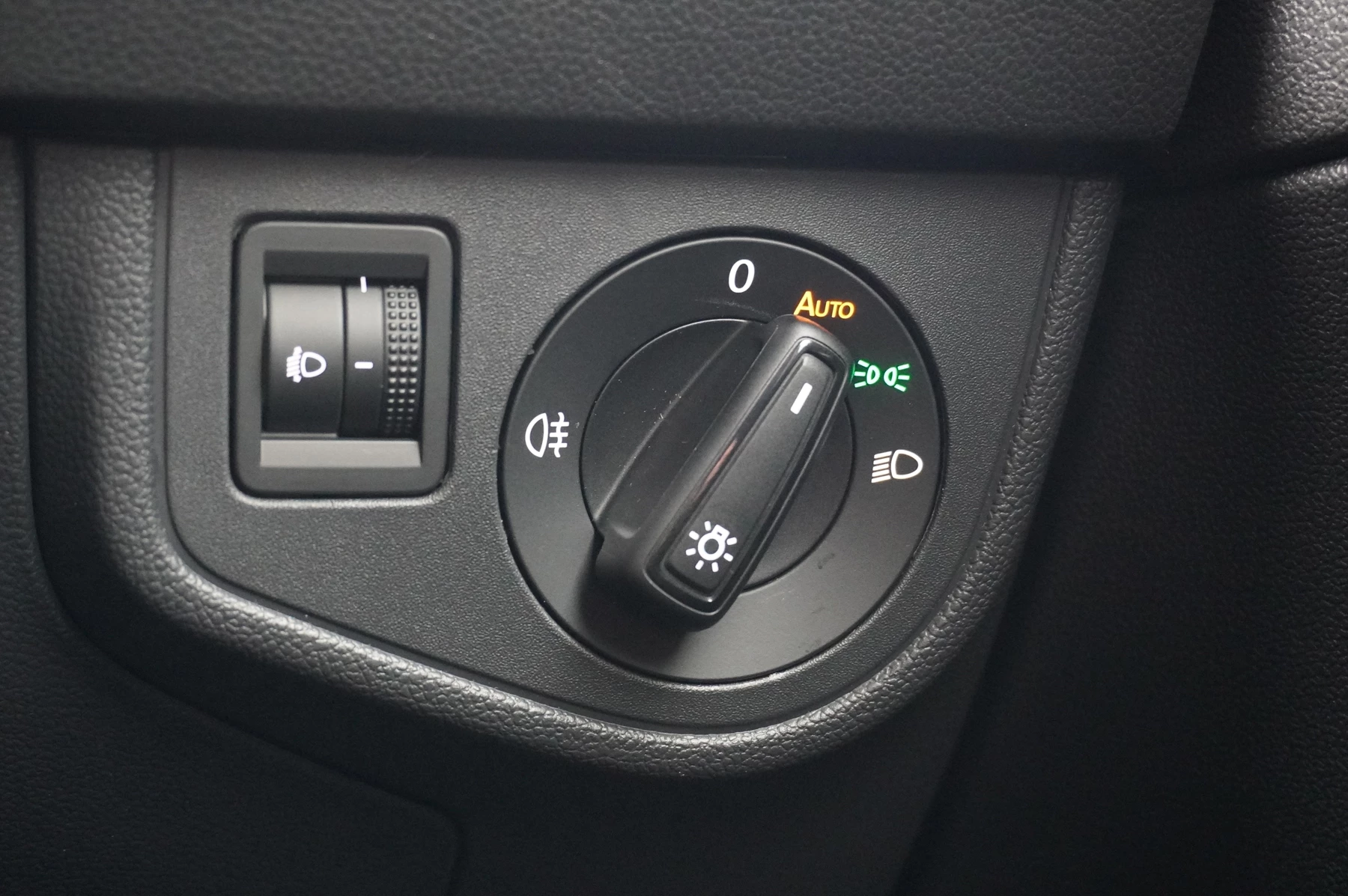 Volkswagen-Polo-image-30