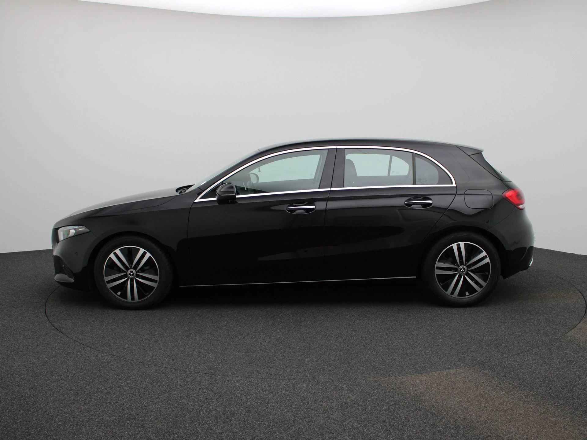 Mercedes-Benz-A-Klasse-image-3