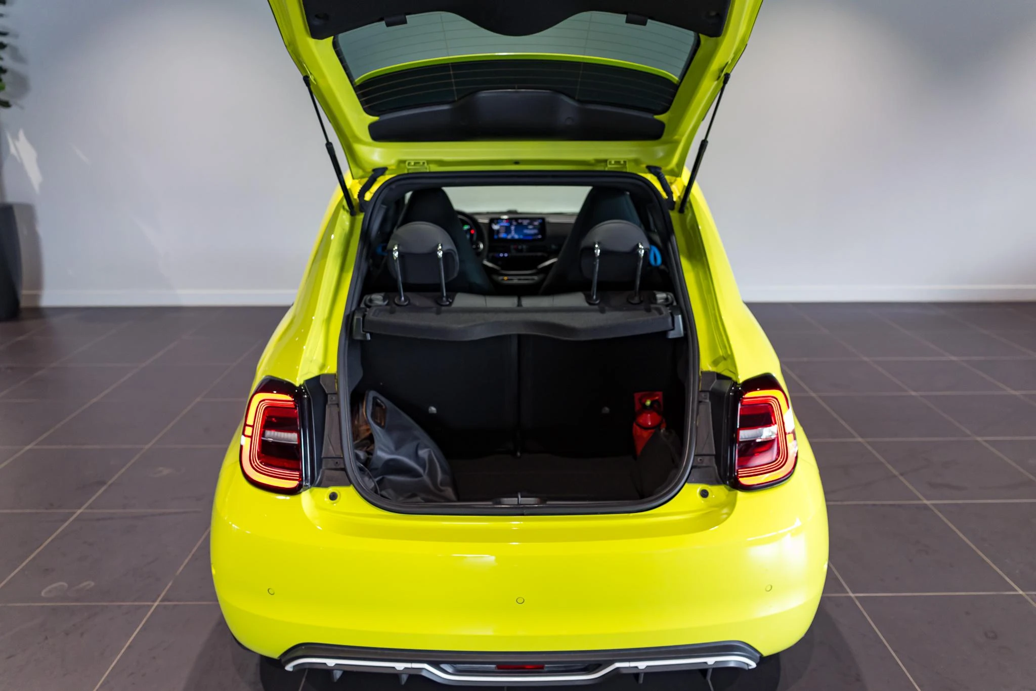 Abarth 500e 42-kWh 114kw Scorpionissima