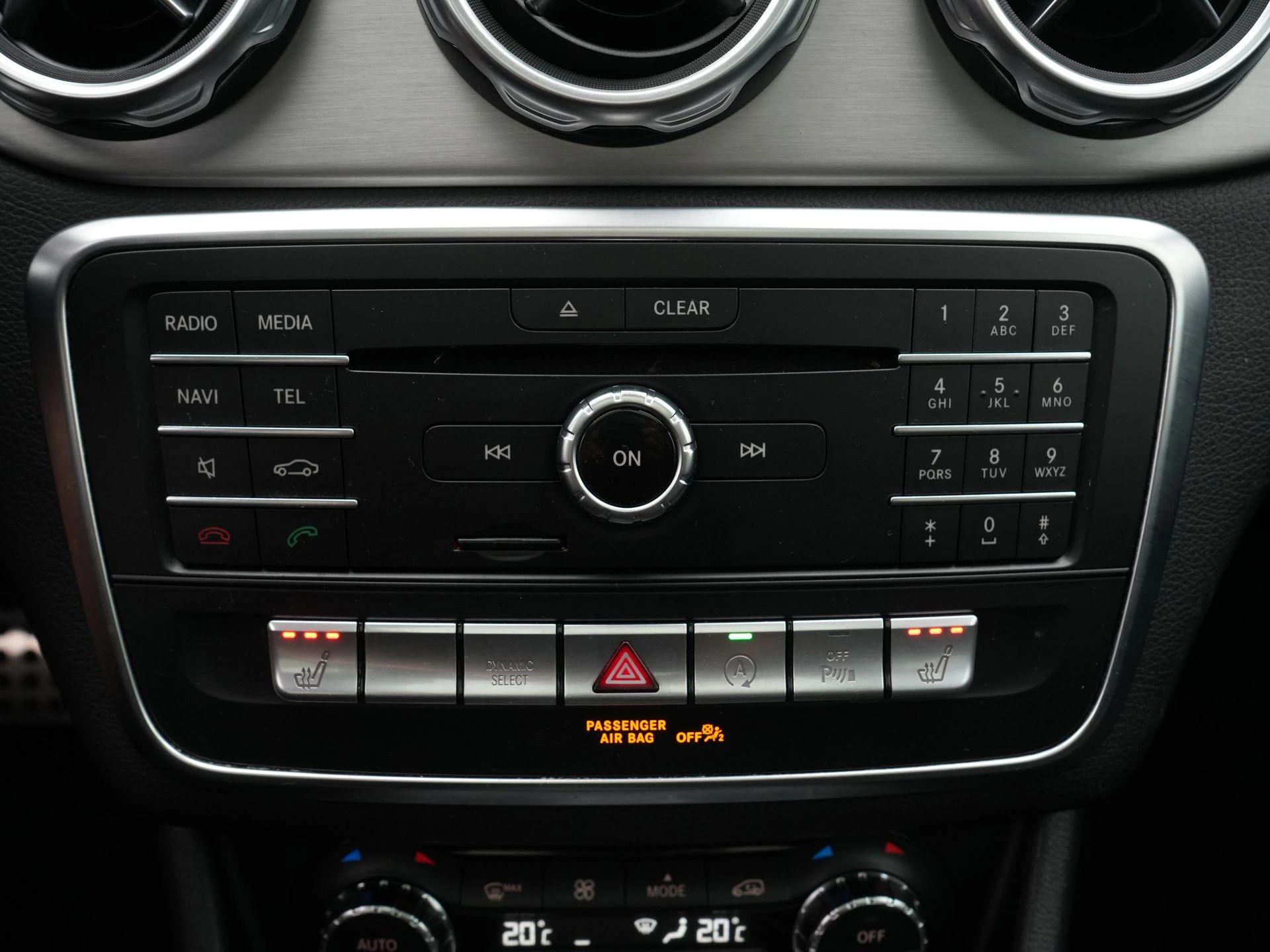 Mercedes-Benz GLA 180 Premium Plus