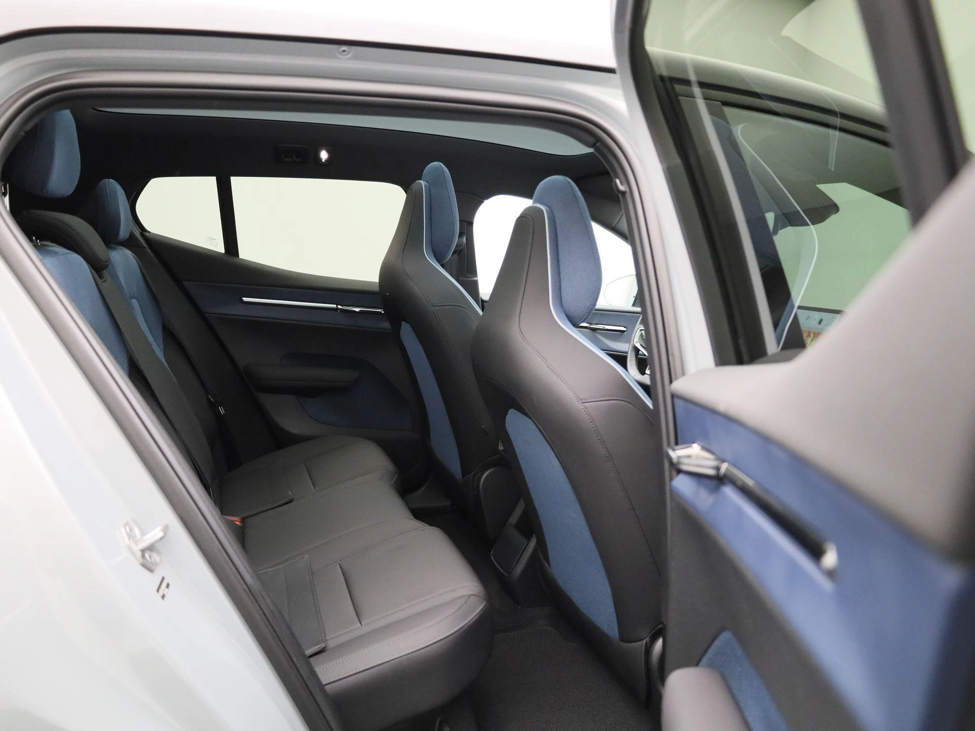 Volvo-EX30-image-41
