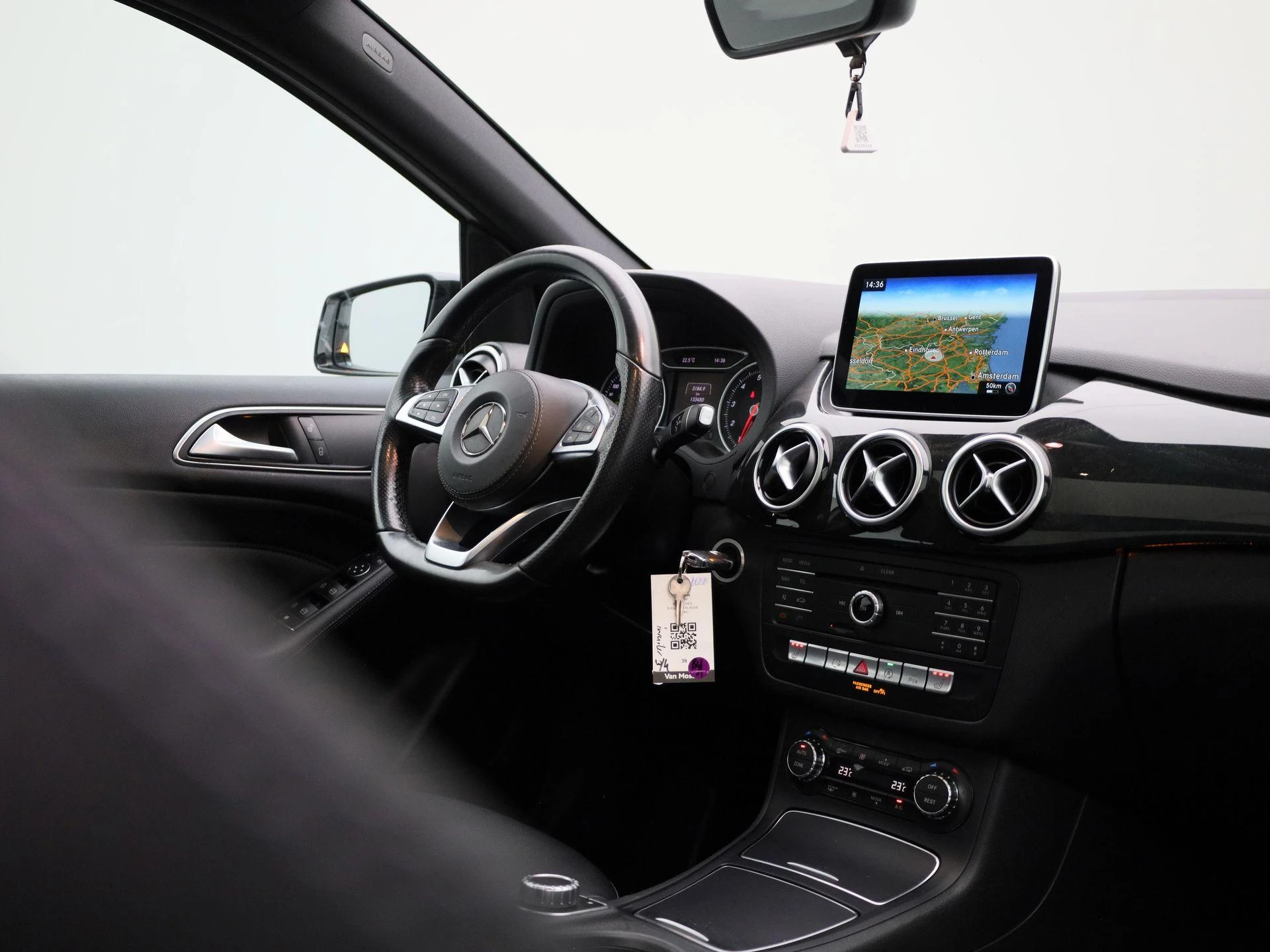 Mercedes-Benz-B-Klasse-image-35
