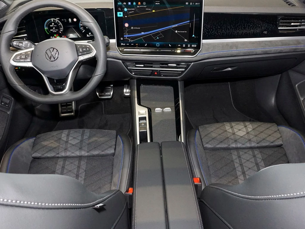 Volkswagen Passat Variant 1.5 eHybrid DSG R-Line Pano