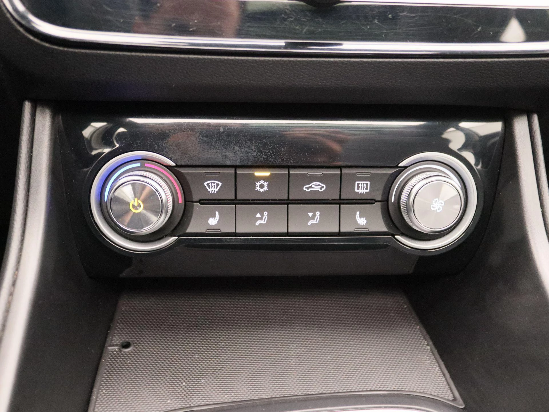 MG-ZS EV-image-10