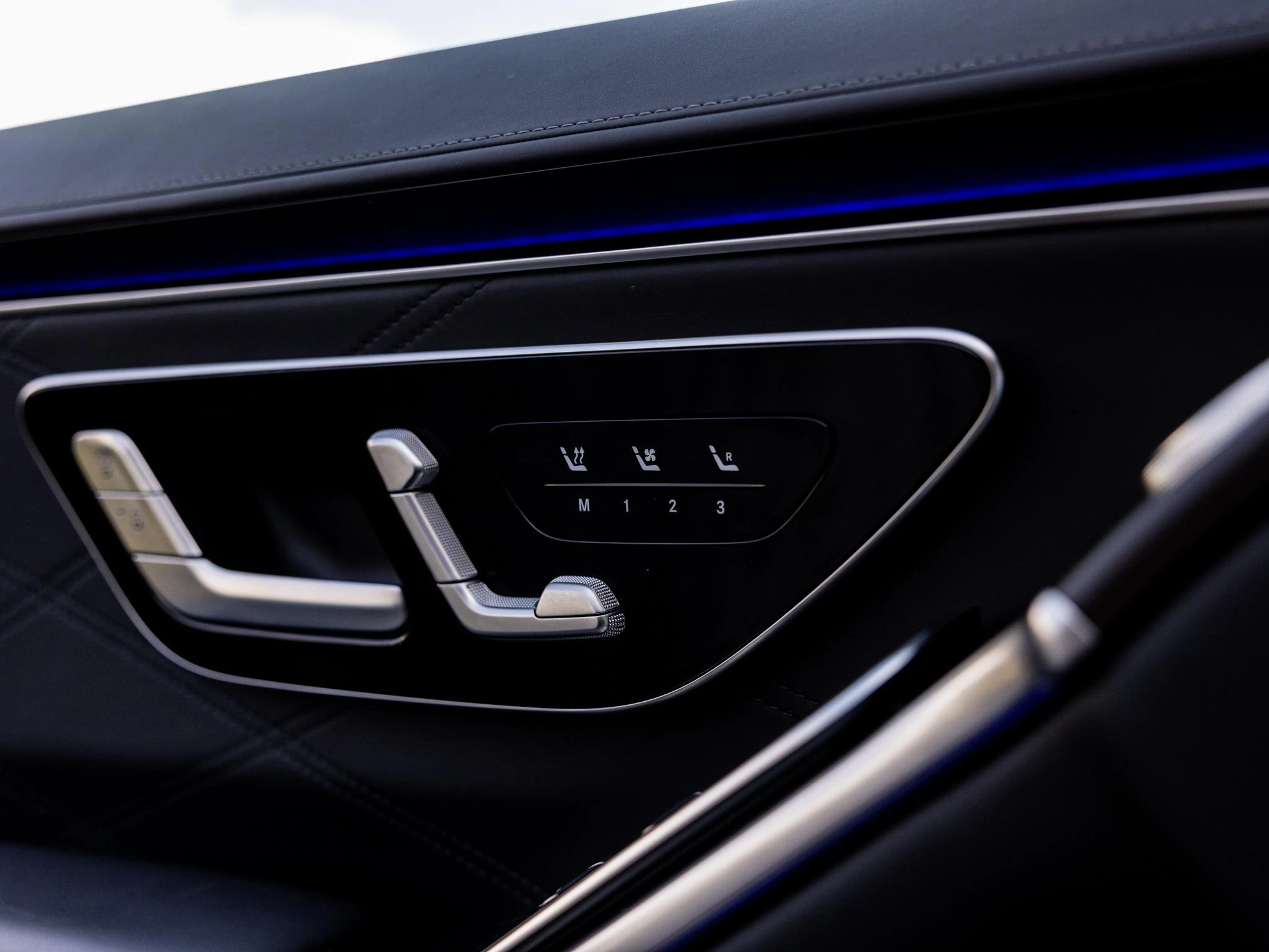 Mercedes-Benz-S-Klasse-image-34